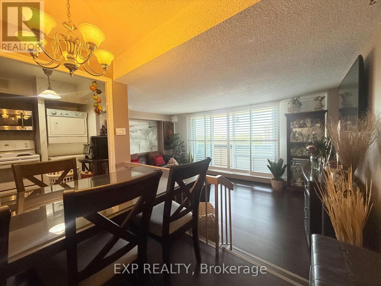 1009 - 5 San Romano Way, Toronto, Ontario  M3N 2Y4 - Photo 6 - W12647418