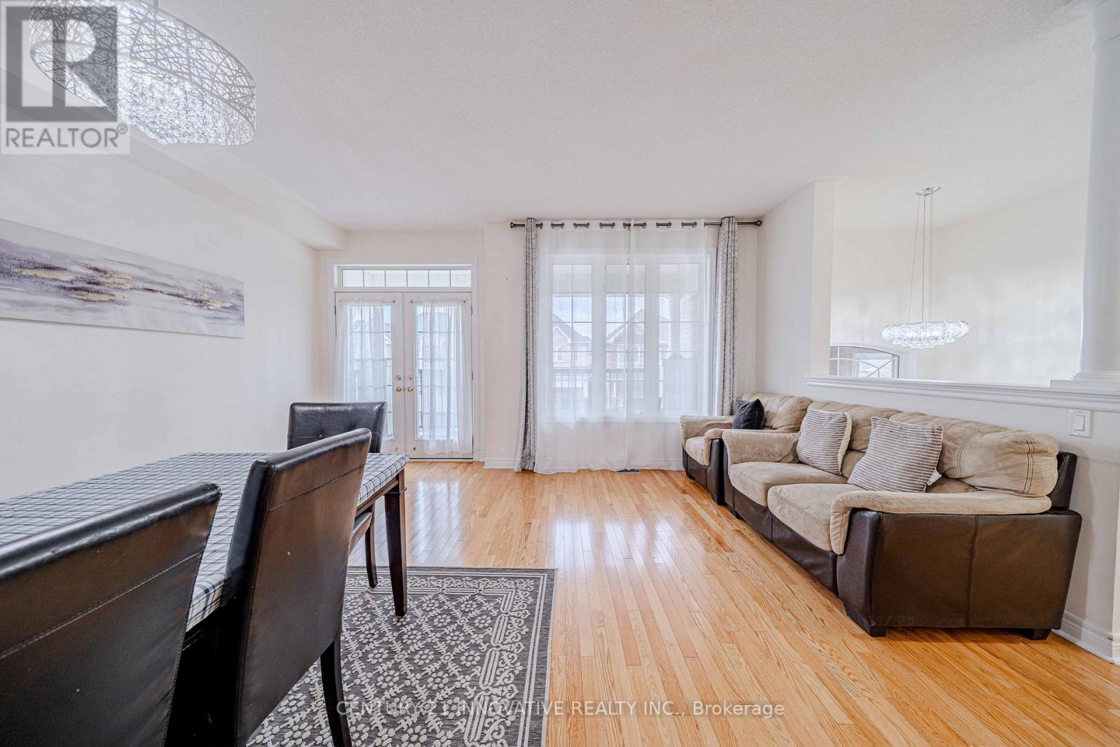 50 Everingham Circle, Brampton, Ontario  L6R 0R7 - Photo 4 - W12647422