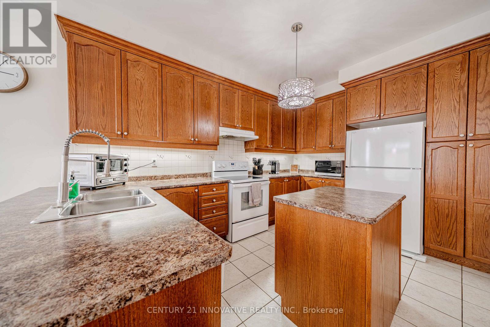 50 Everingham Circle, Brampton, Ontario  L6R 0R7 - Photo 9 - W12647422