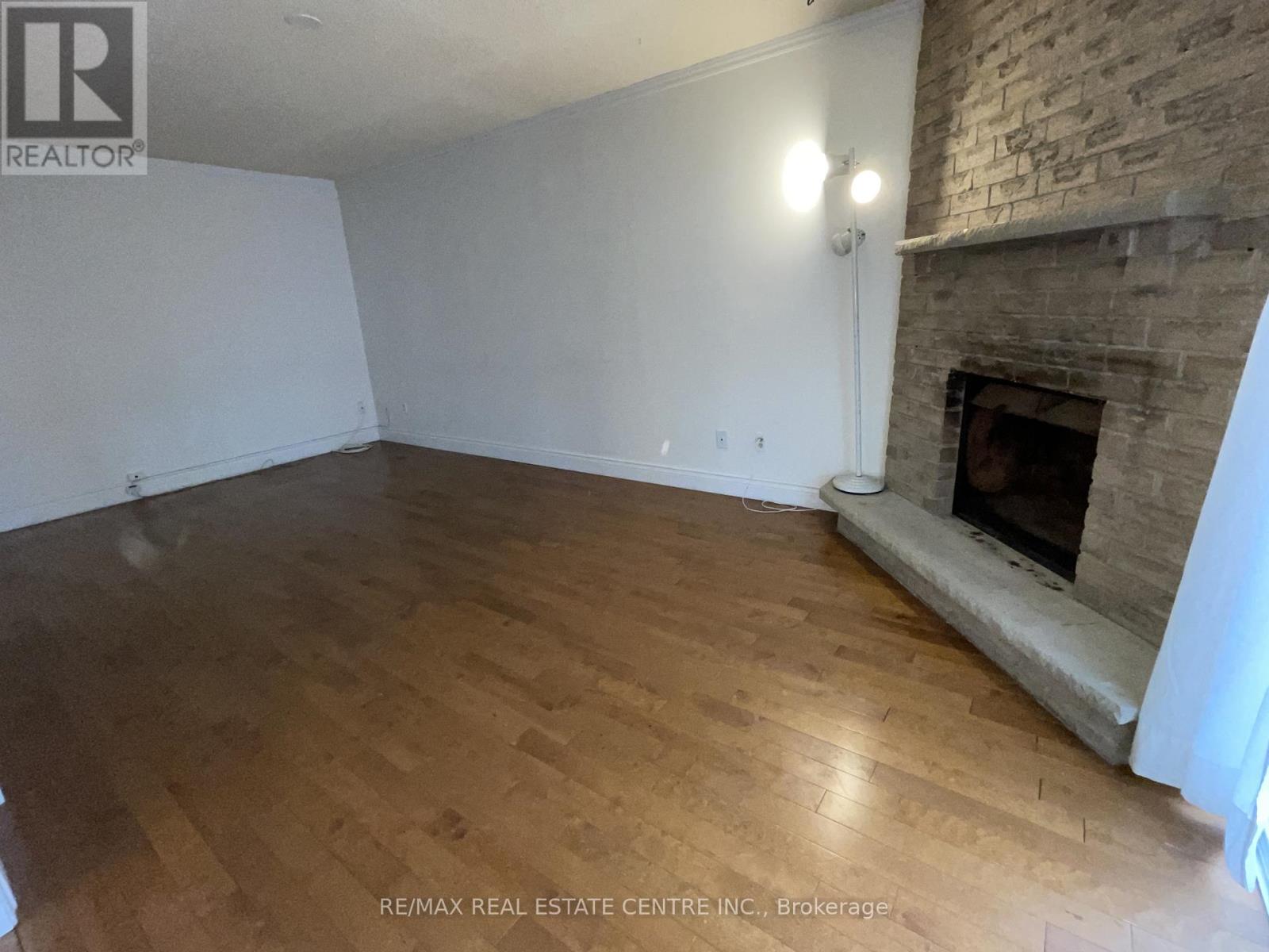 3216 Dovetail Mews, Mississauga, Ontario  L5L 5K3 - Photo 15 - W12647440