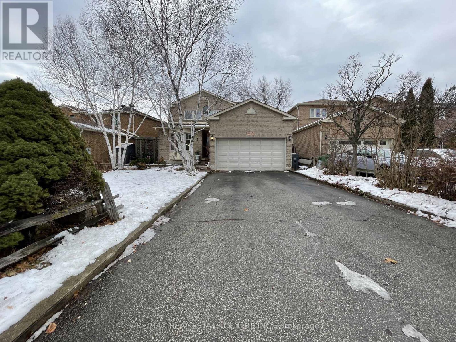 3216 Dovetail Mews, Mississauga, Ontario  L5L 5K3 - Photo 2 - W12647440