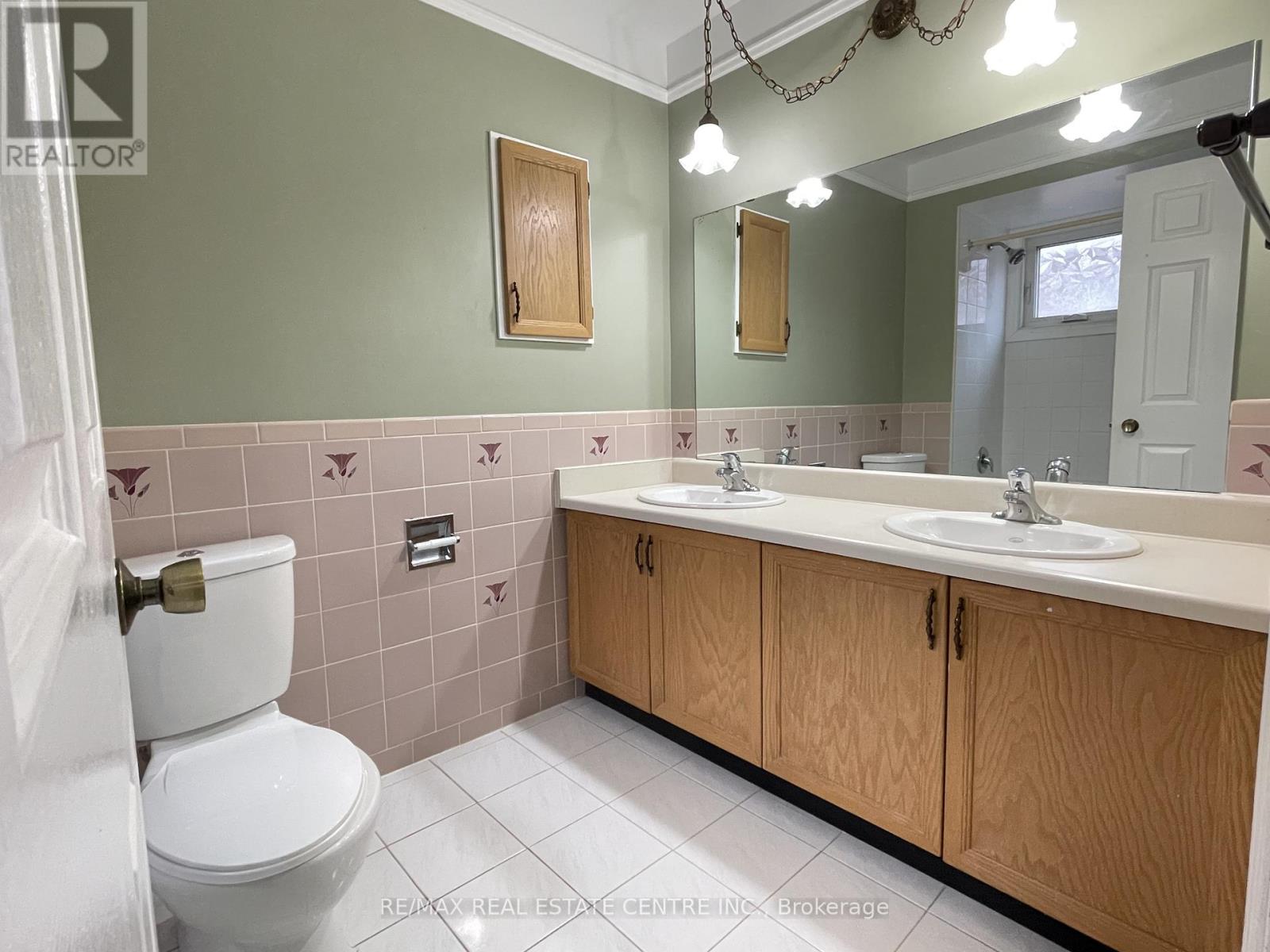 3216 Dovetail Mews, Mississauga, Ontario  L5L 5K3 - Photo 28 - W12647440