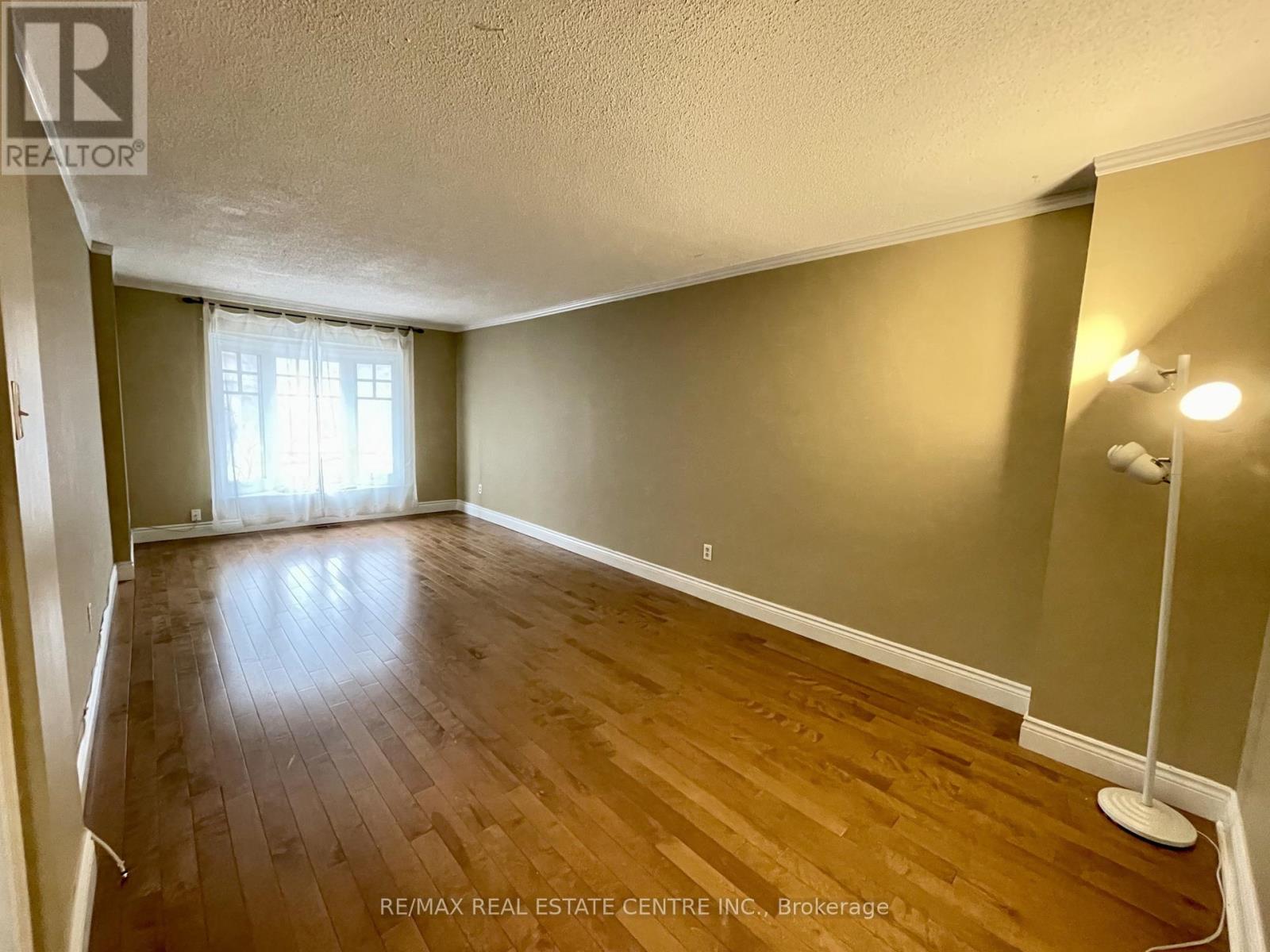 3216 Dovetail Mews, Mississauga, Ontario  L5L 5K3 - Photo 7 - W12647440
