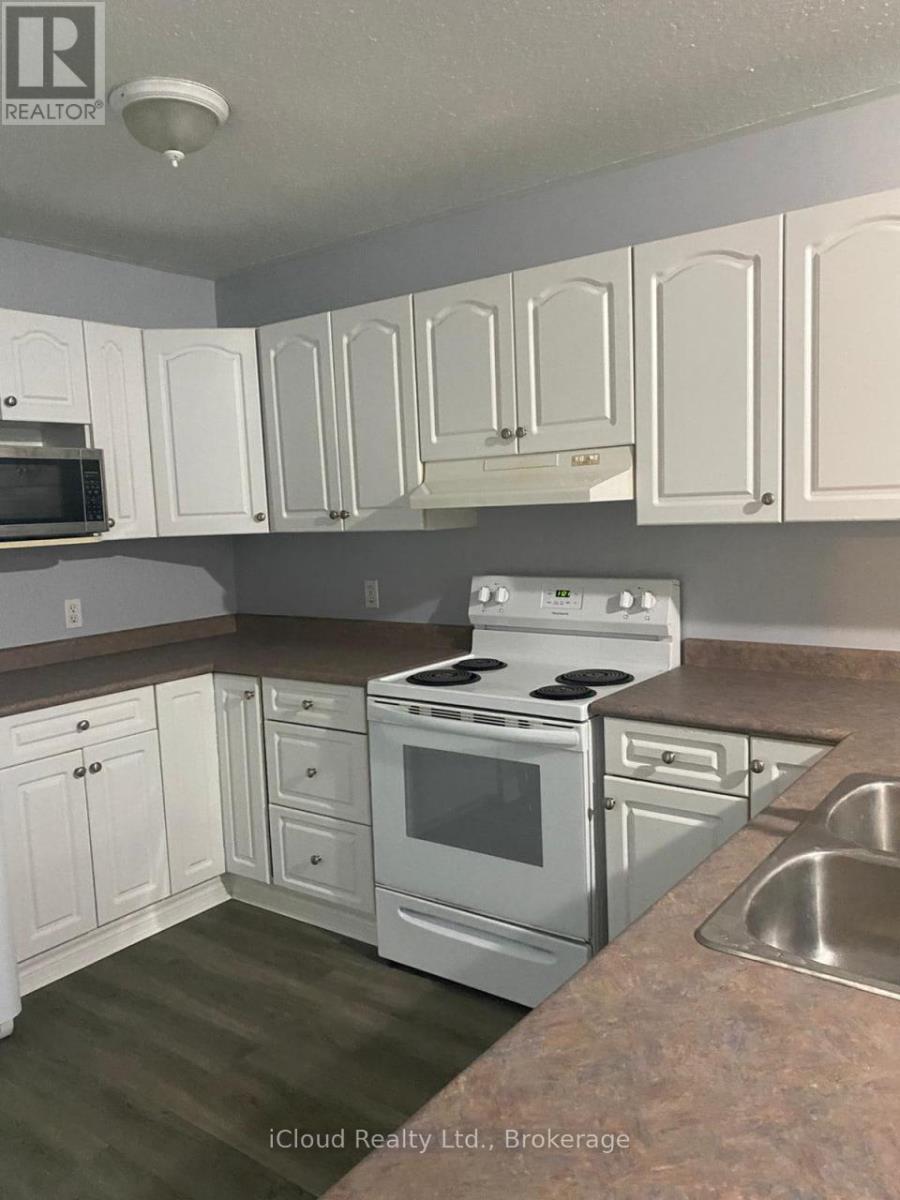 122 Marlborough Street, Brantford, Ontario  N3S 7Y2 - Photo 6 - X12647452