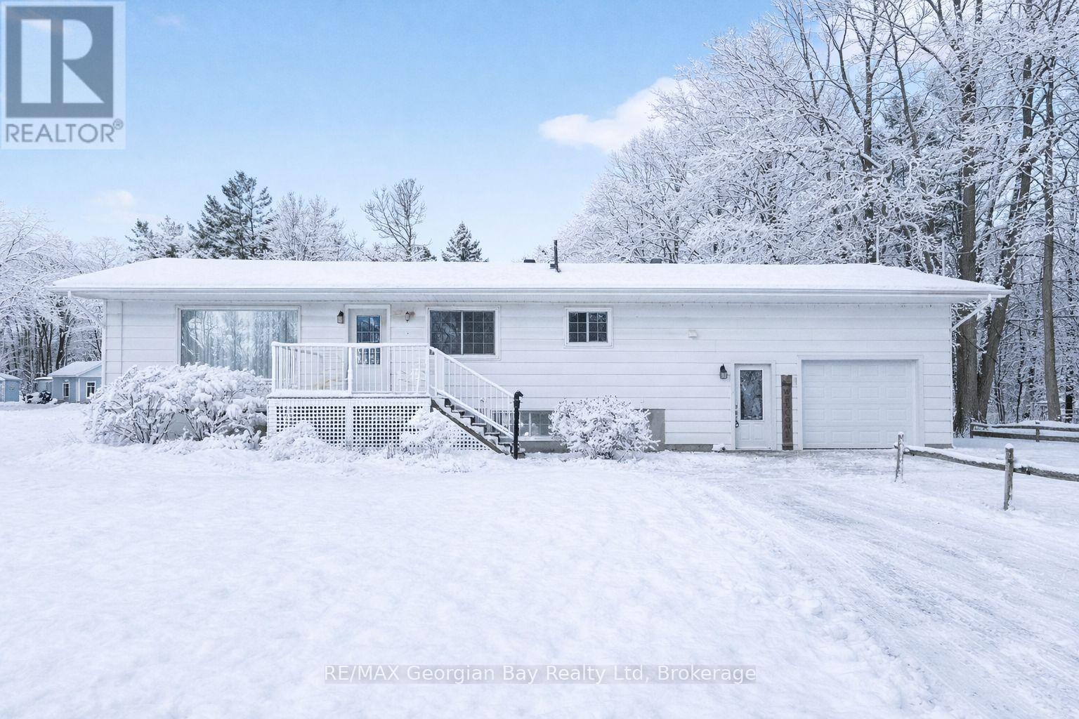 1034 PINE GROVE ROAD, Penetanguishene, Ontario