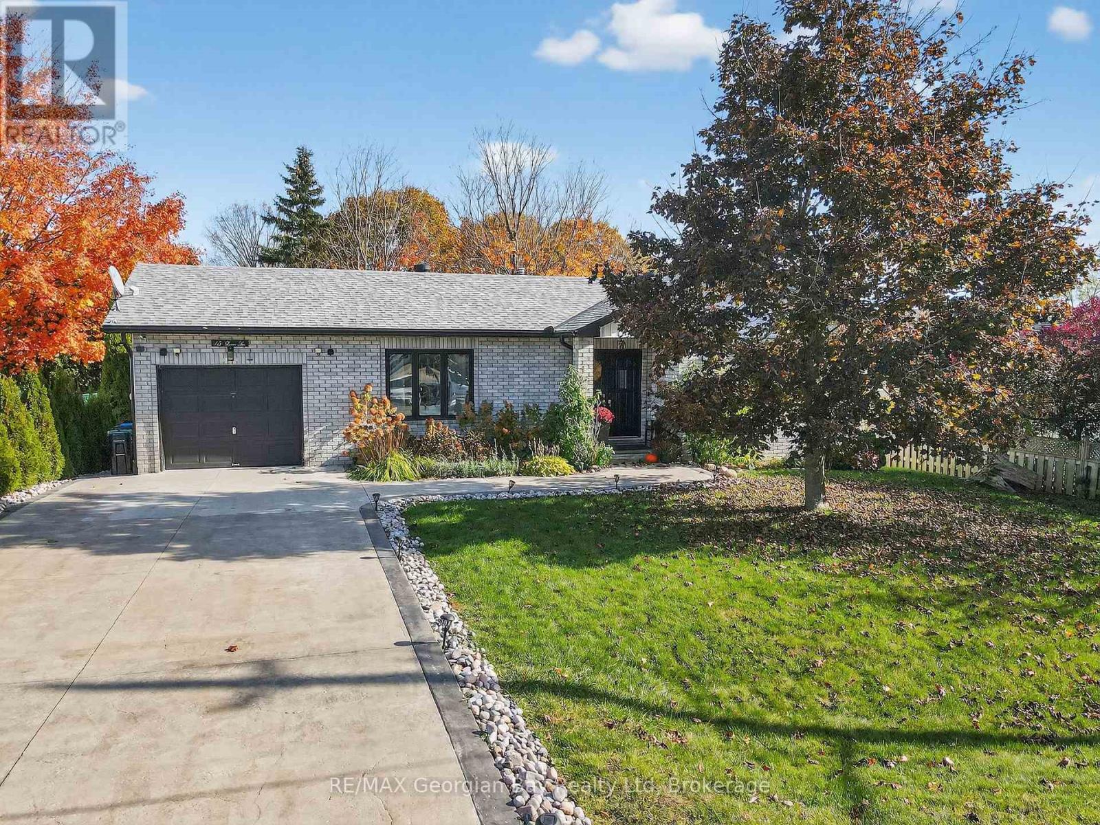 15 Lorne Avenue, Penetanguishene, Ontario  L9M 1B1 - Photo 38 - S12504148