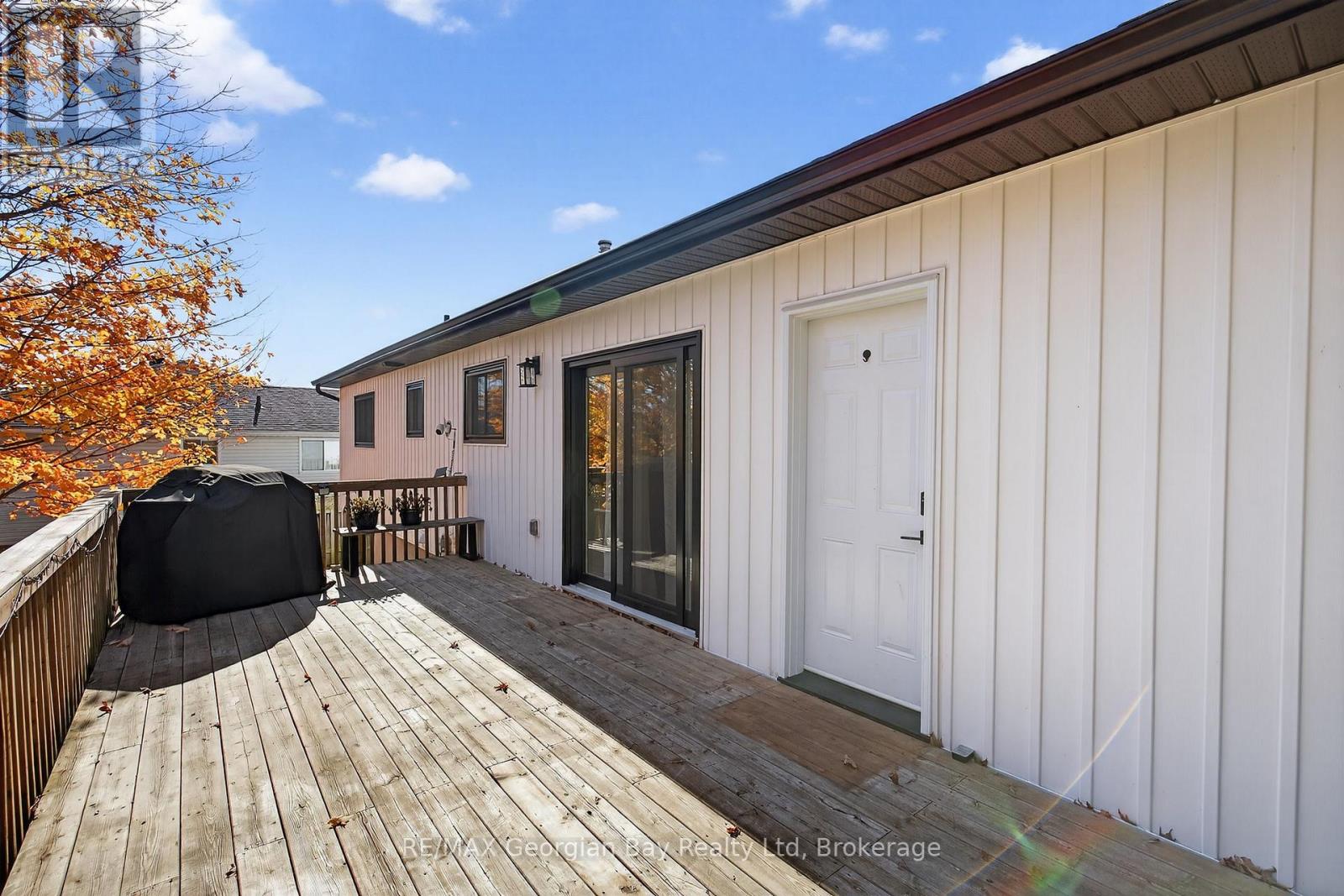 15 Lorne Avenue, Penetanguishene, Ontario  L9M 1B1 - Photo 33 - S12504148