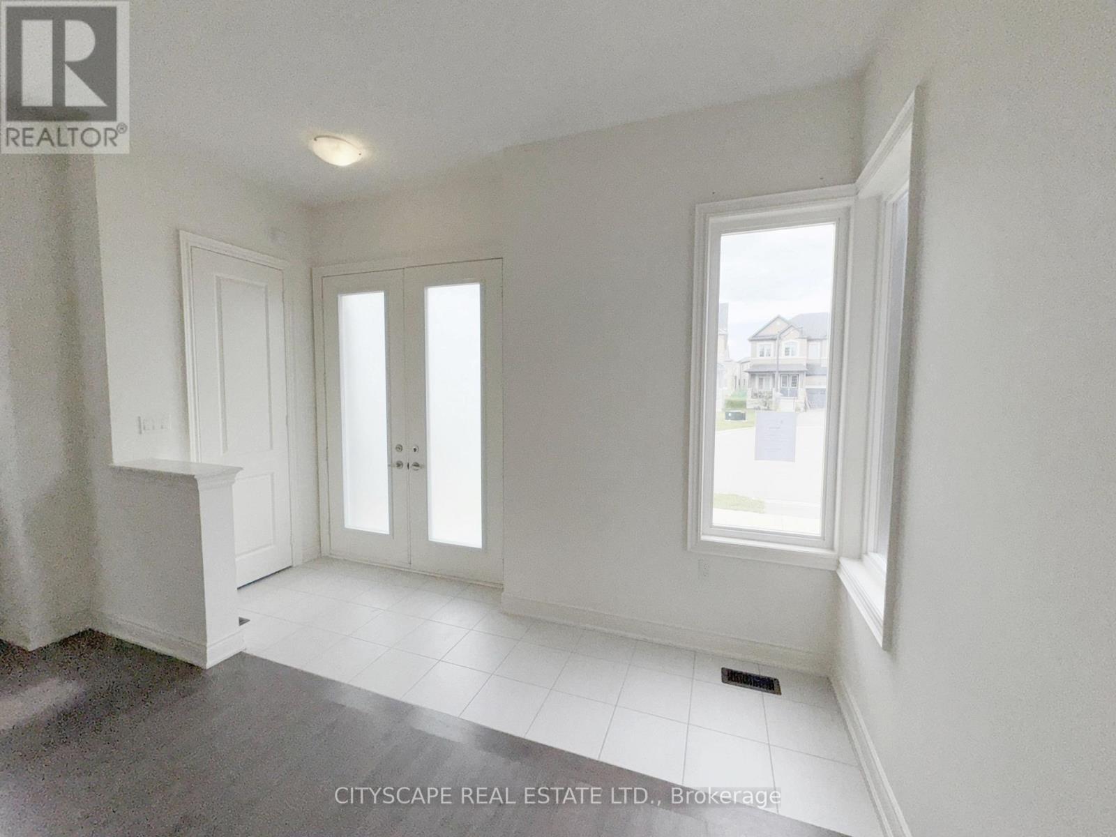 76 Elstone Place, Hamilton, Ontario  L8B 1Y9 - Photo 4 - X12647454