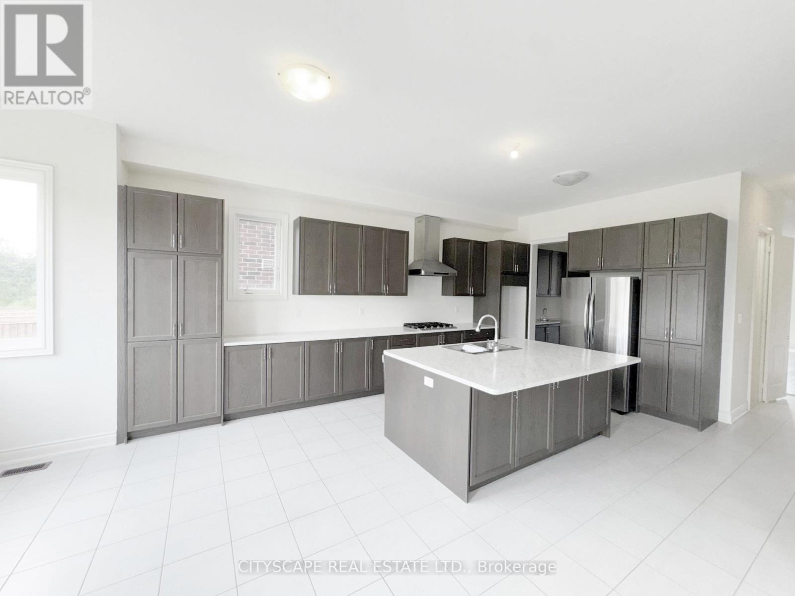 76 Elstone Place, Hamilton, Ontario  L8B 1Y9 - Photo 5 - X12647454