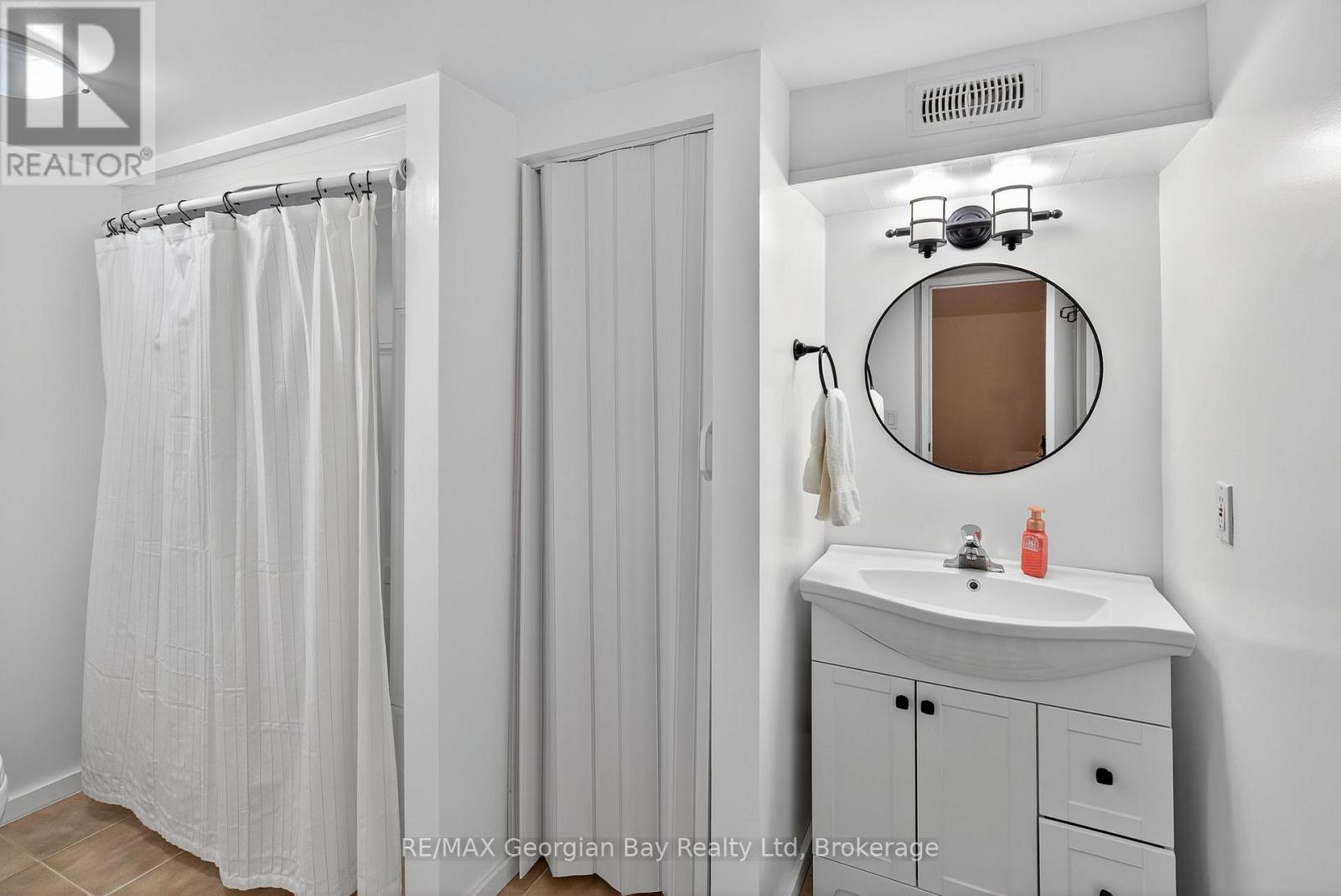 93 Edward Street, Penetanguishene, Ontario  L9M 1J3 - Photo 26 - S12478526