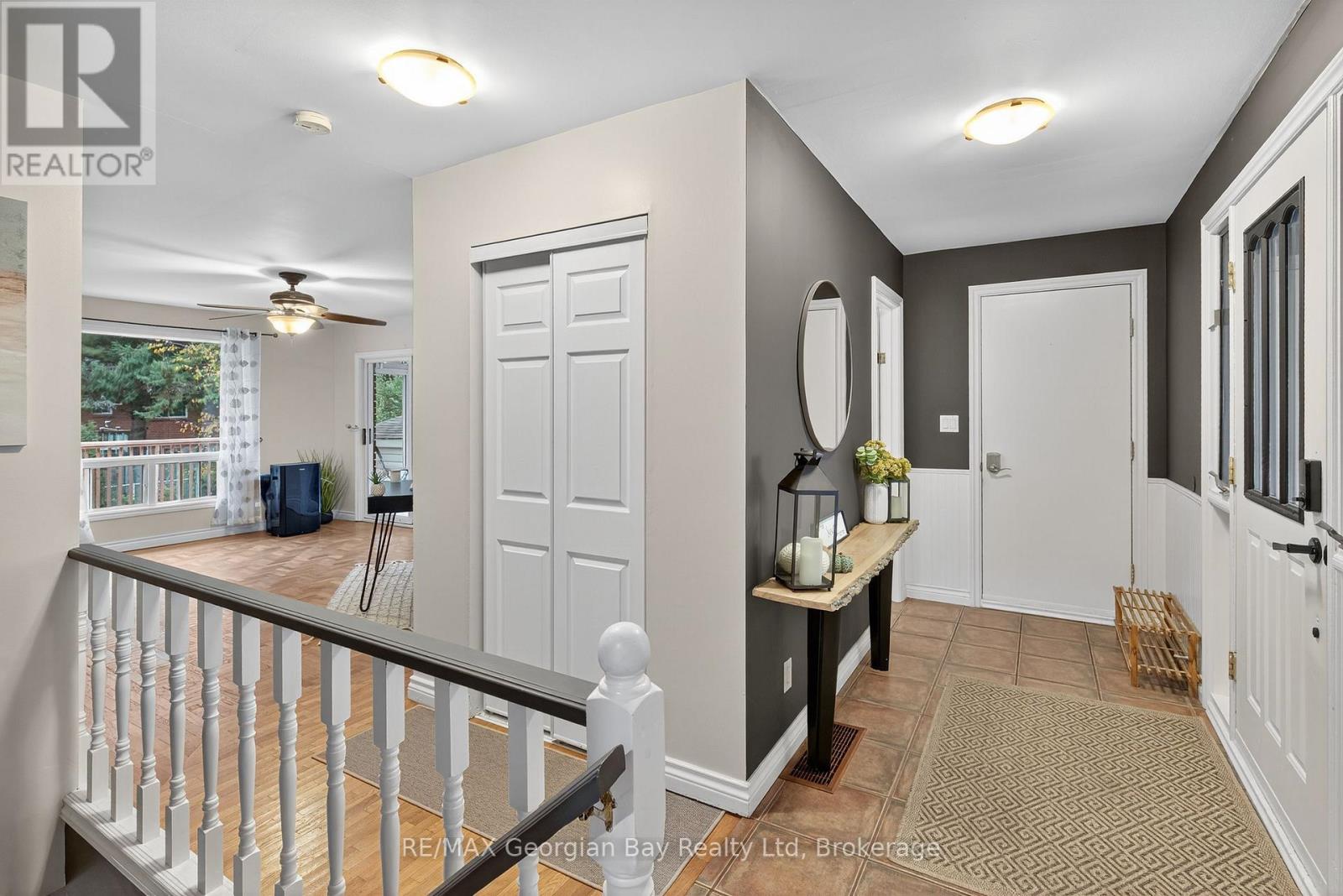 93 Edward Street, Penetanguishene, Ontario  L9M 1J3 - Photo 6 - S12478526