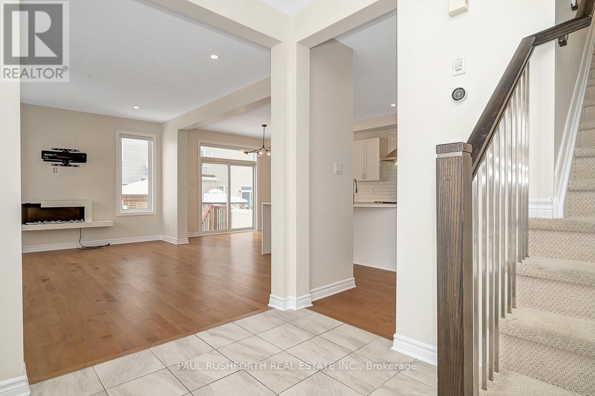 115 Discovery Crescent, Ottawa, Ontario  K2S 0Z9 - Photo 4 - X12647468
