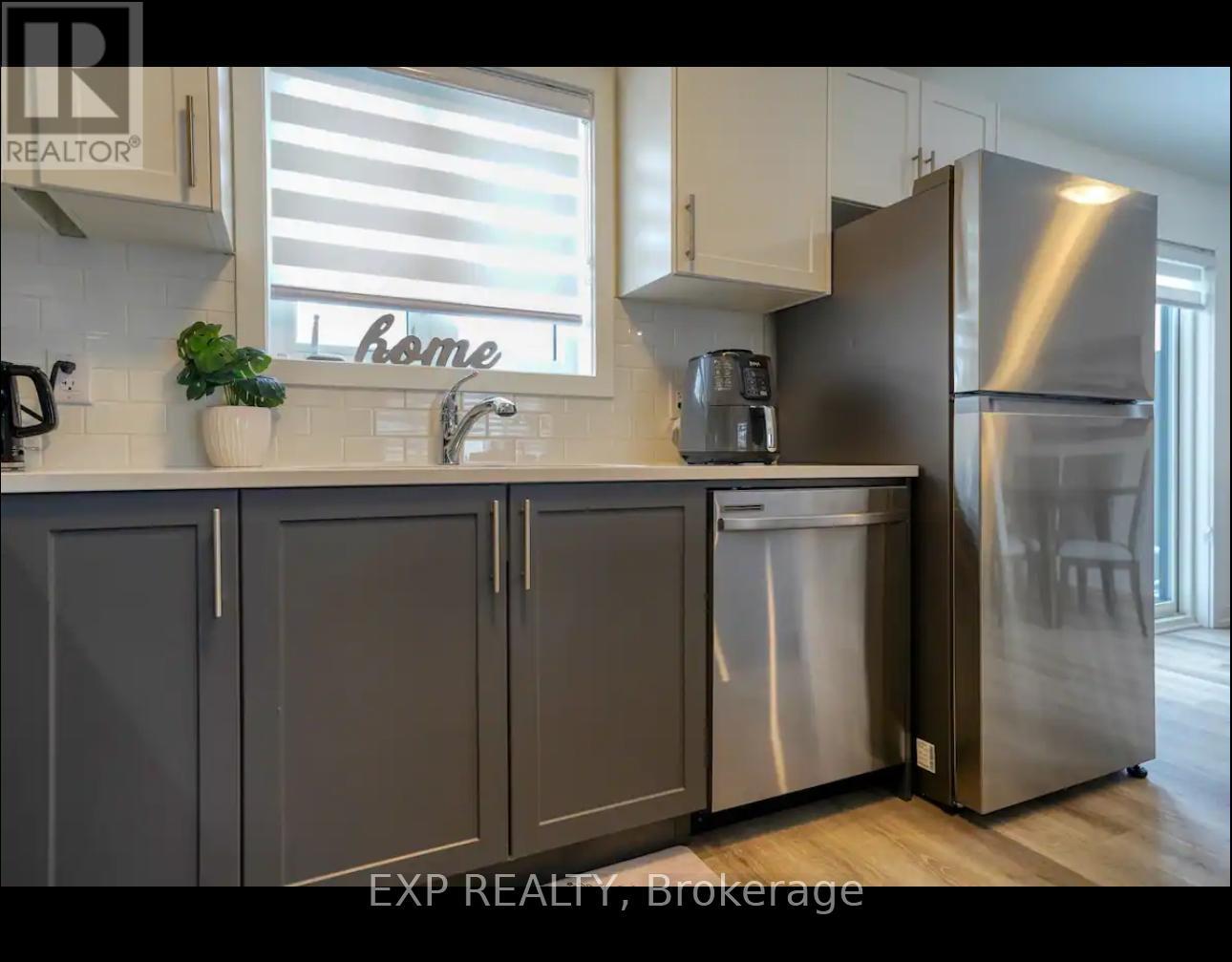 721 - 4263 Fourth Avenue, Niagara Falls, Ontario  L2E 0C2 - Photo 6 - X12647466