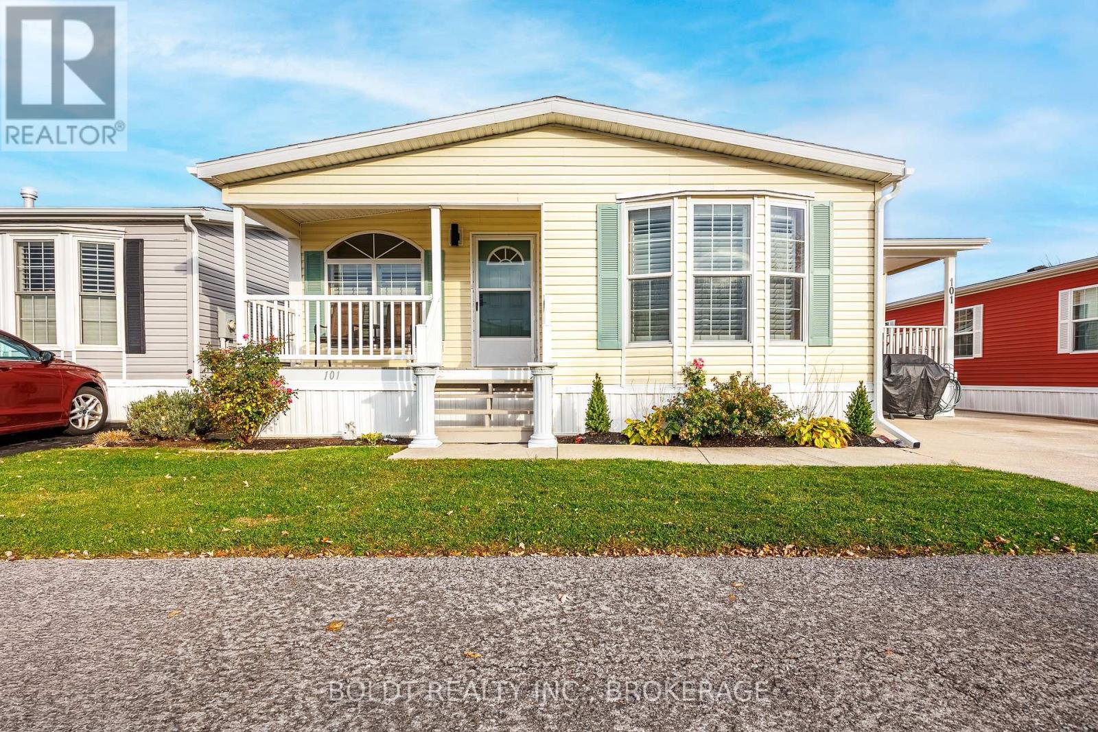 101 - 3033 Townline Road, Fort Erie, Ontario  L0S 1S1 - Photo 1 - X12647474