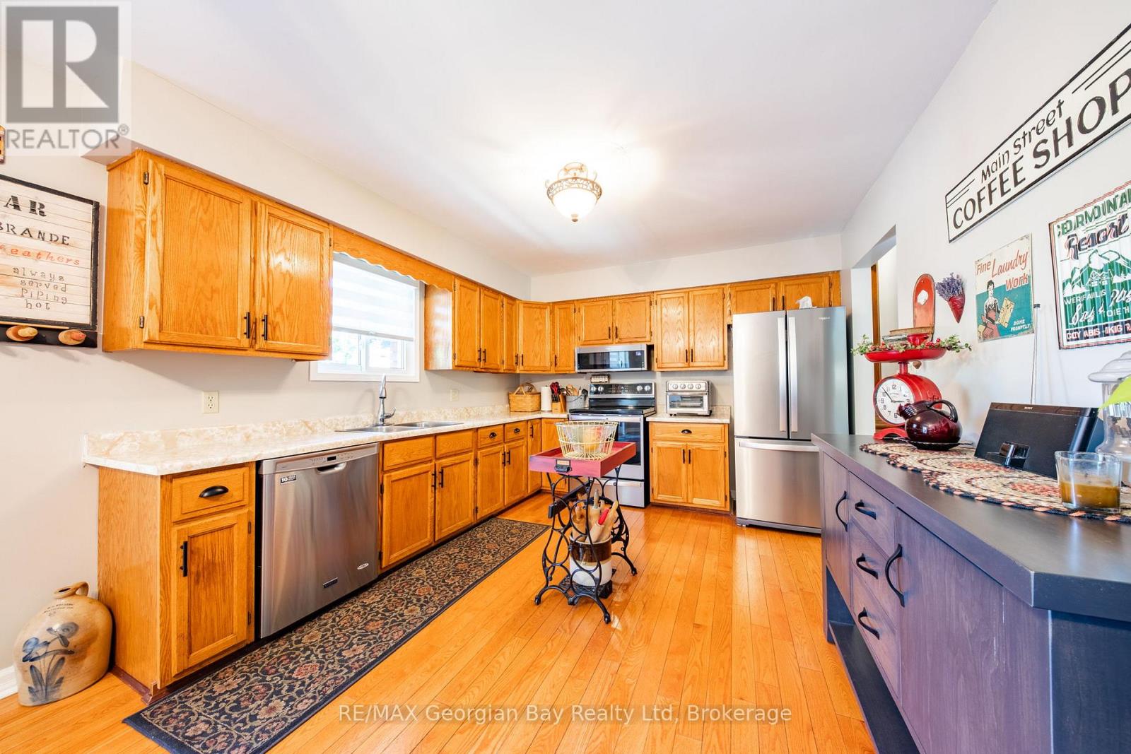 32 Bonaventure Place, Penetanguishene, Ontario  L9M 1J3 - Photo 11 - S12468545