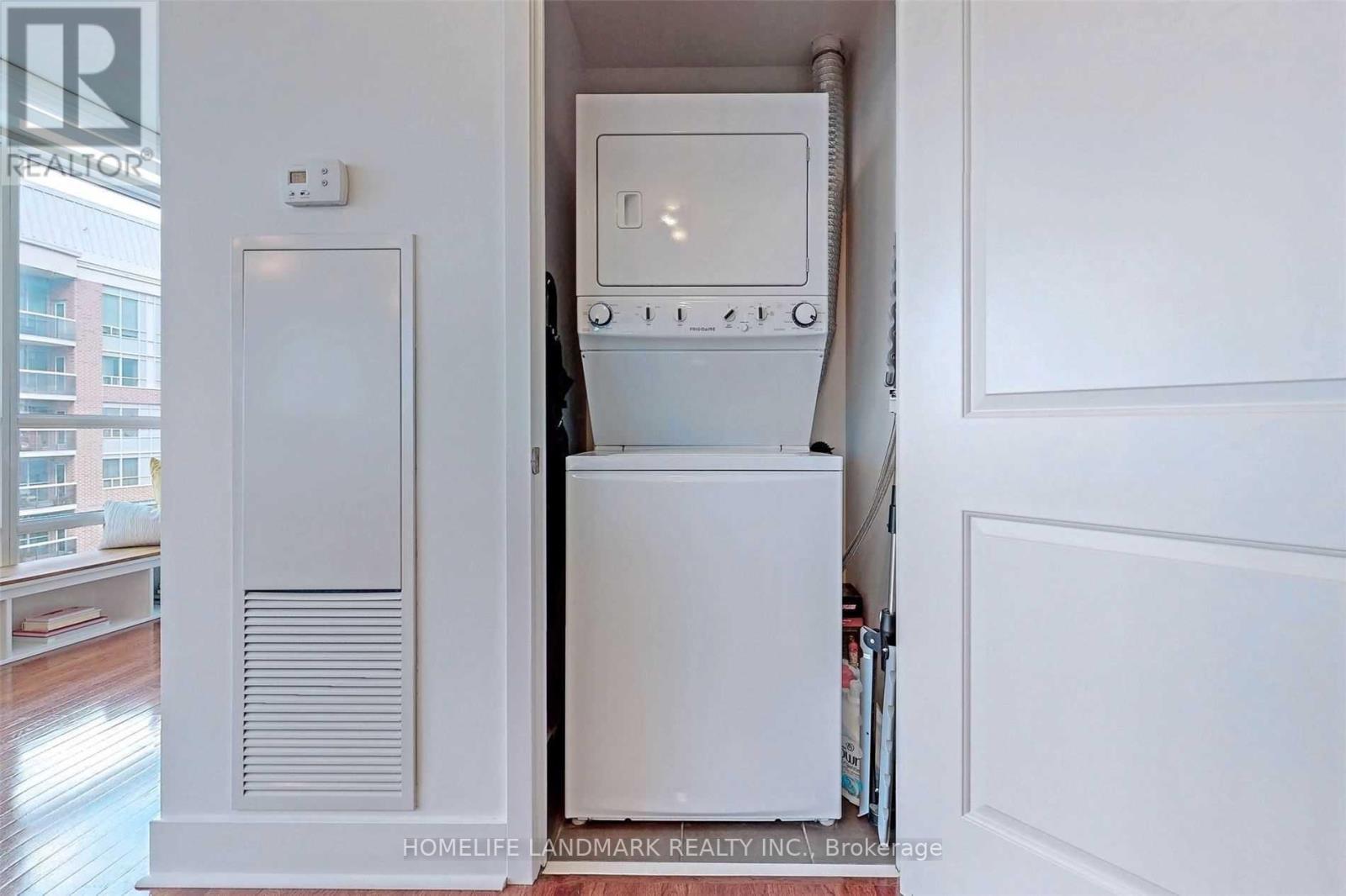 1002 - 26 Norton Avenue, Toronto, Ontario  M2N 0H6 - Photo 10 - C12647464