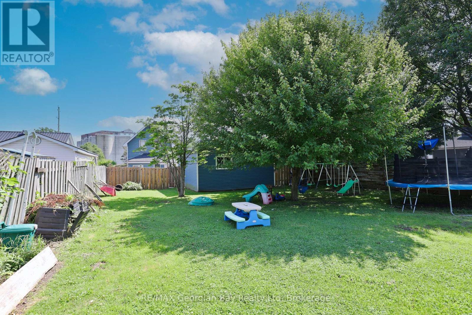 136 Fourth Street, Midland, Ontario  L4R 3T2 - Photo 26 - S12364325