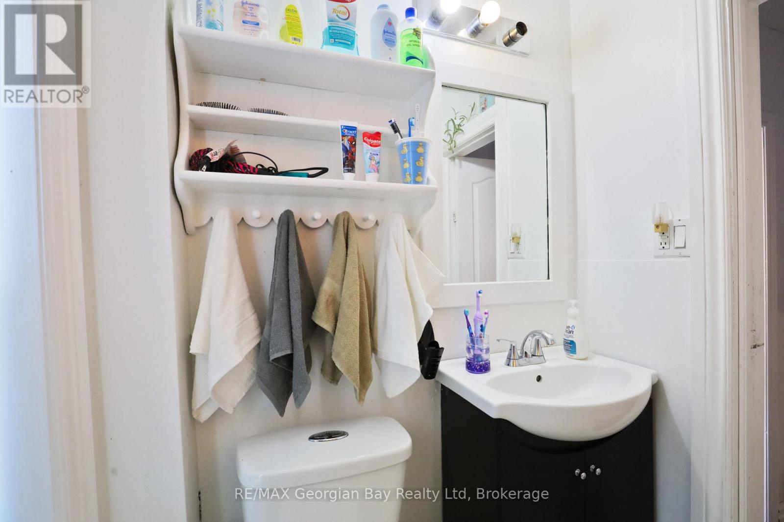 136 Fourth Street, Midland, Ontario  L4R 3T2 - Photo 16 - S12364325