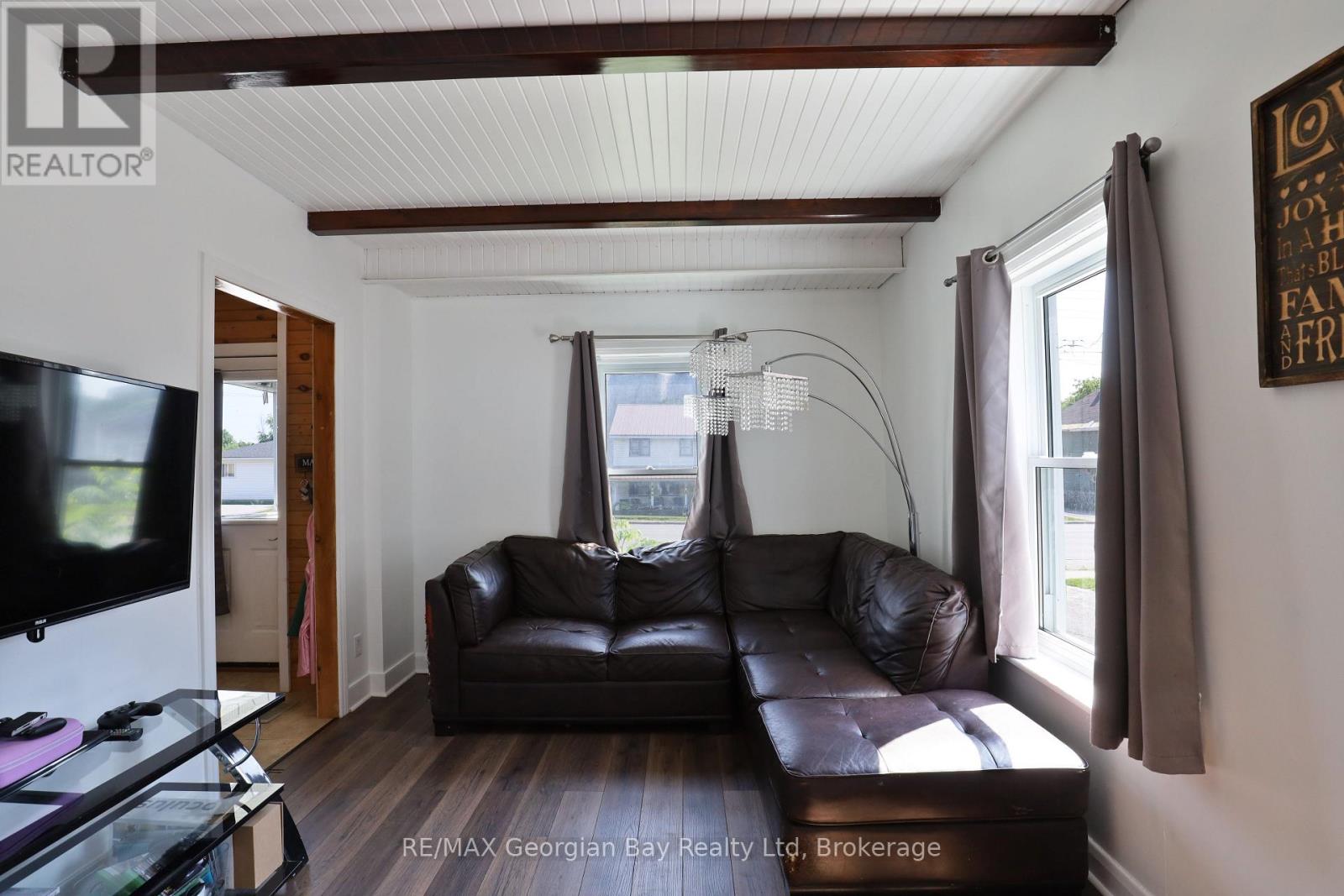 136 Fourth Street, Midland, Ontario  L4R 3T2 - Photo 7 - S12364325