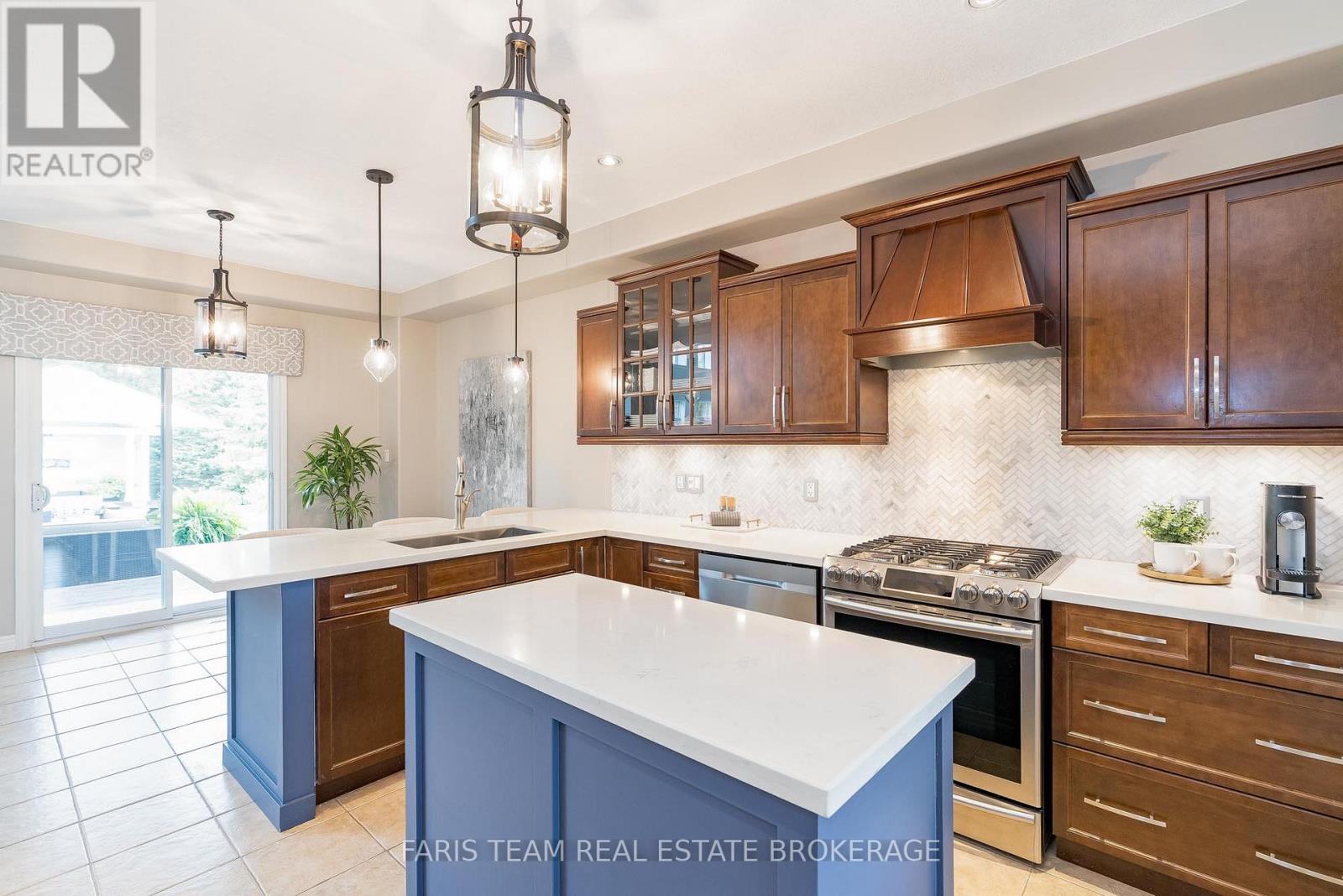 6 Somerville Crescent, Mulmur, Ontario  L0N 1M0 - Photo 10 - X12451178