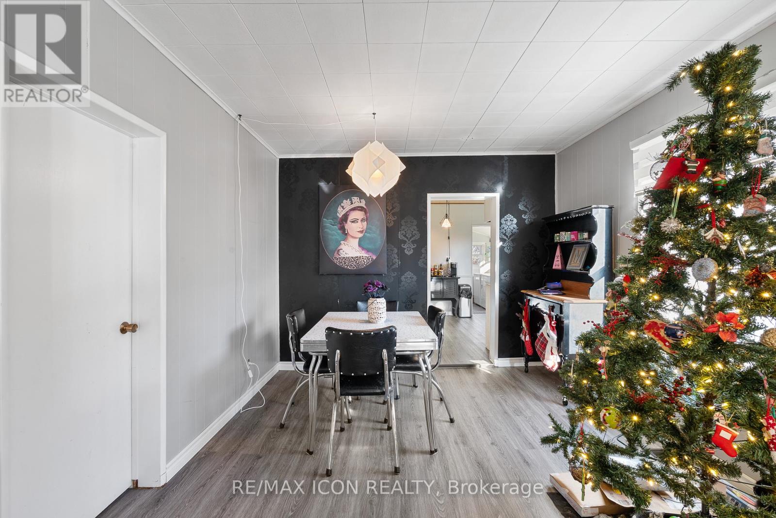 38 Myrtle Street, Kingsville, Ontario  N9Y 1M3 - Photo 11 - X12647520