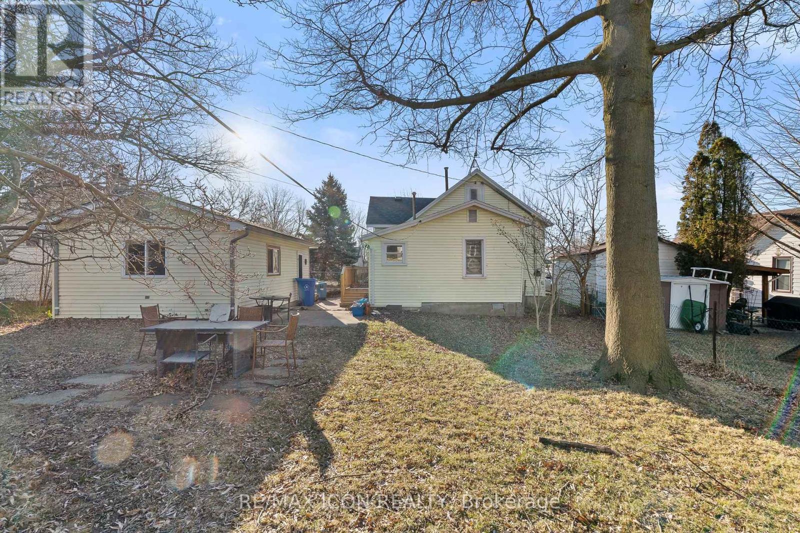 38 Myrtle Street, Kingsville, Ontario  N9Y 1M3 - Photo 14 - X12647520