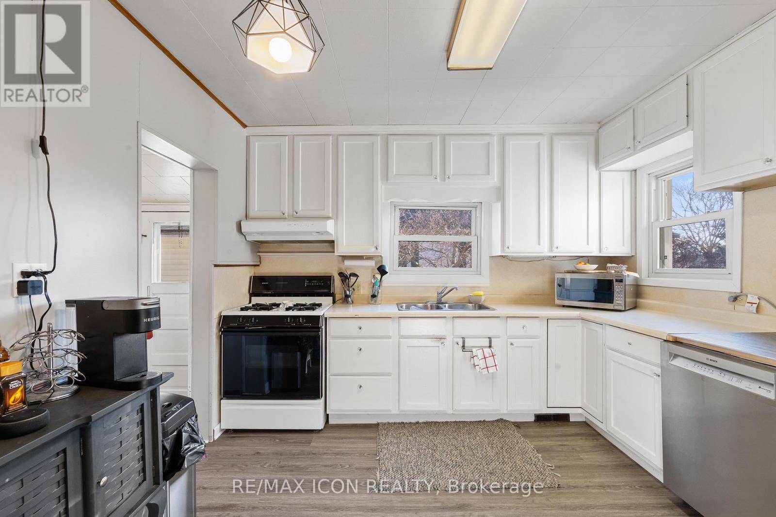 38 Myrtle Street, Kingsville, Ontario  N9Y 1M3 - Photo 19 - X12647520