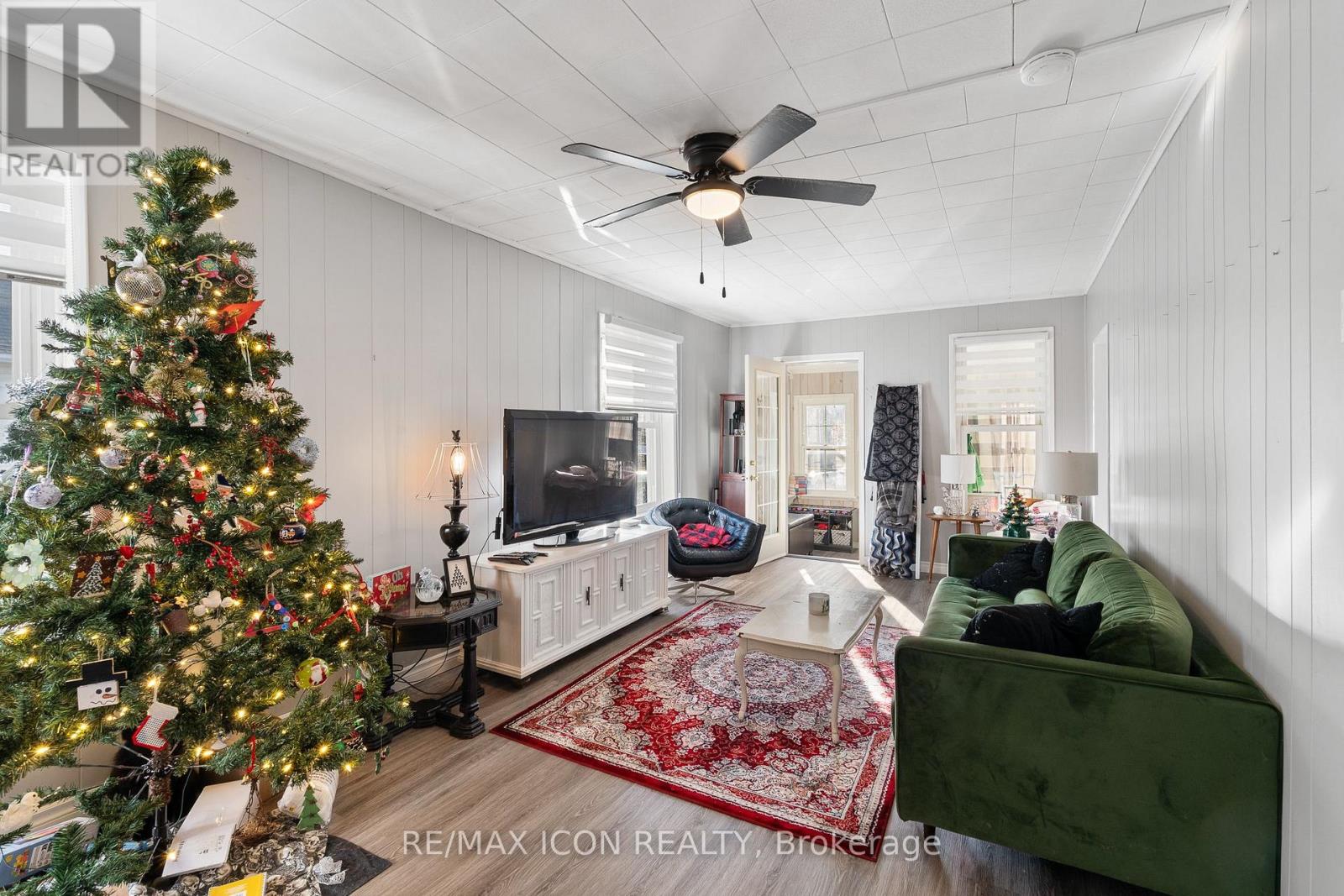 38 Myrtle Street, Kingsville, Ontario  N9Y 1M3 - Photo 7 - X12647520