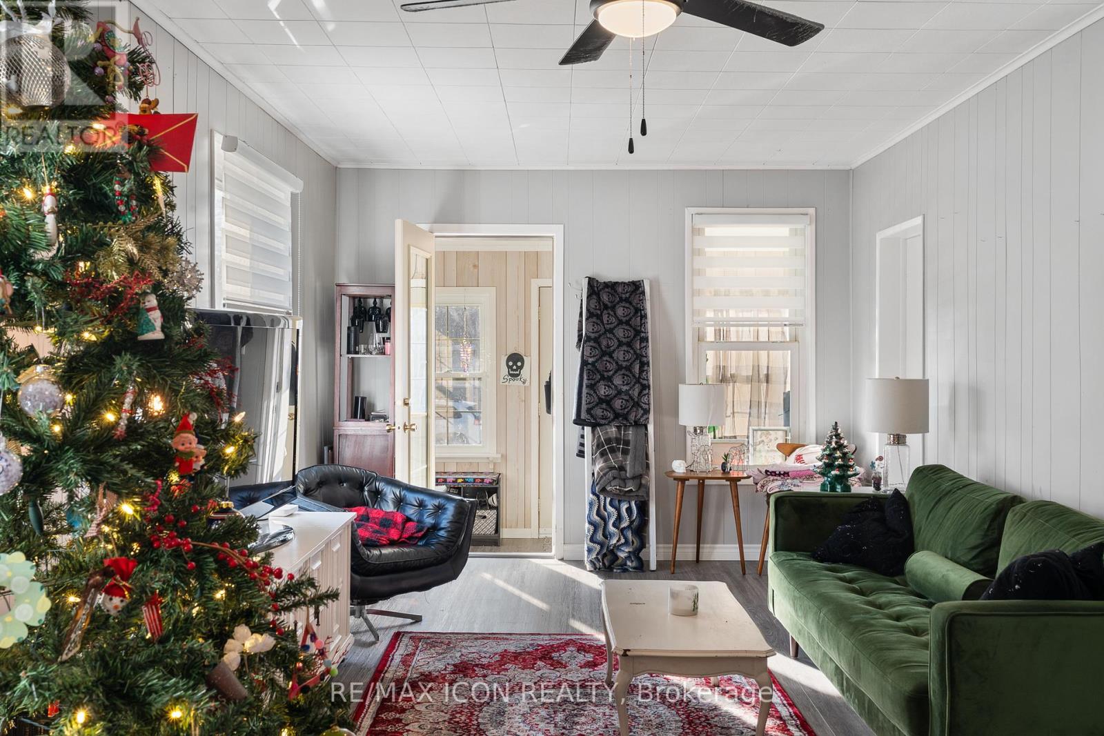 38 Myrtle Street, Kingsville, Ontario  N9Y 1M3 - Photo 8 - X12647520