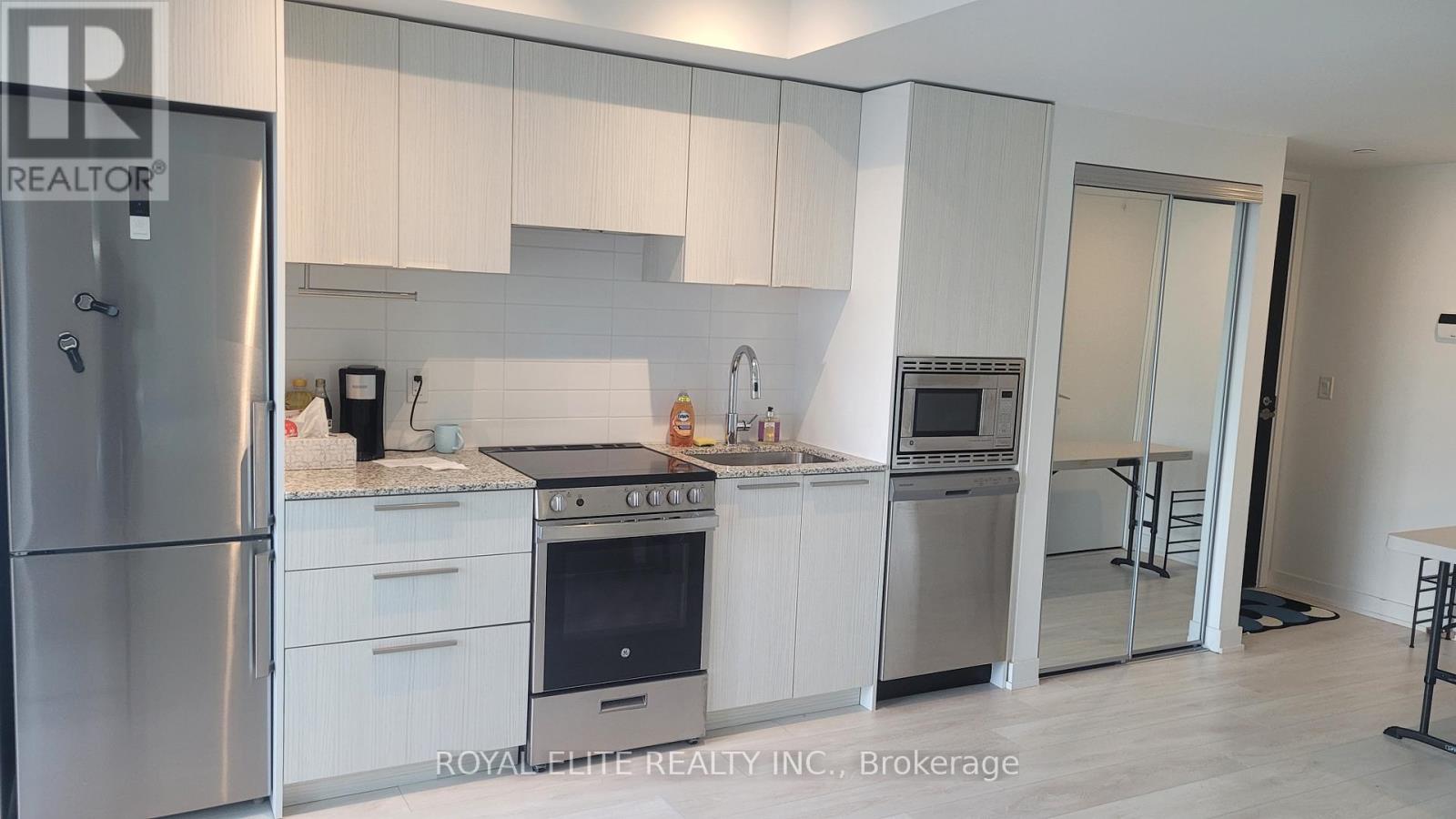 911 - 18 Maitland Terrace, Toronto, Ontario  M4Y 1B4 - Photo 4 - C12647492