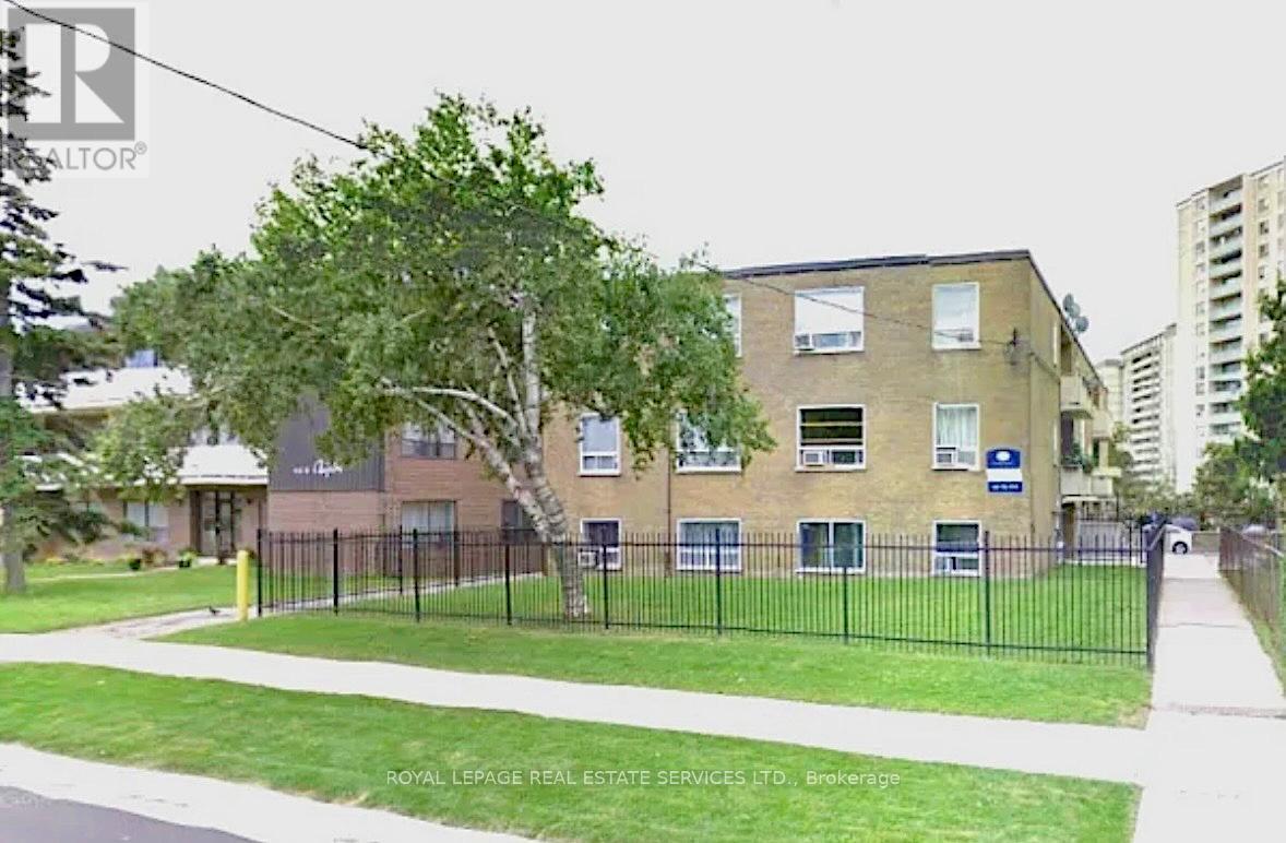 4 - 104 RAJAH STREET, Toronto, Ontario