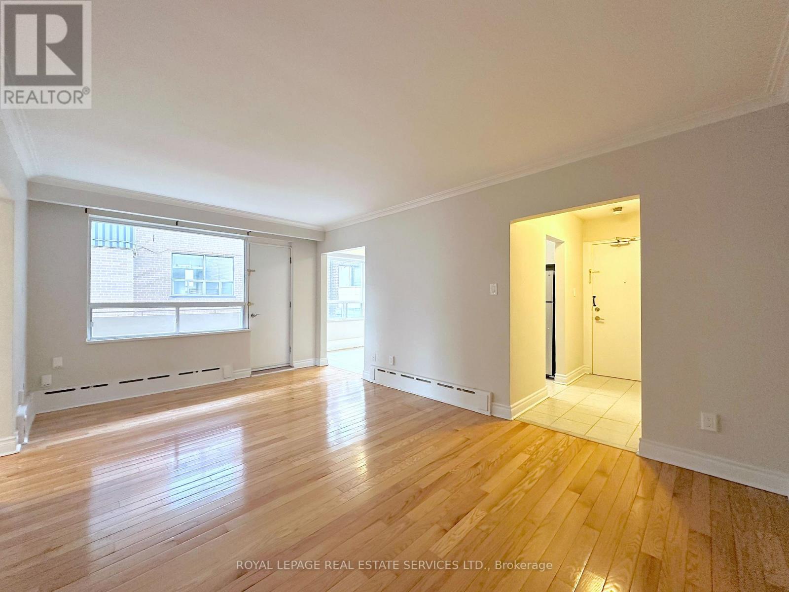 4 - 104 Rajah Street, Toronto, Ontario  M6A 2J3 - Photo 2 - C12647508