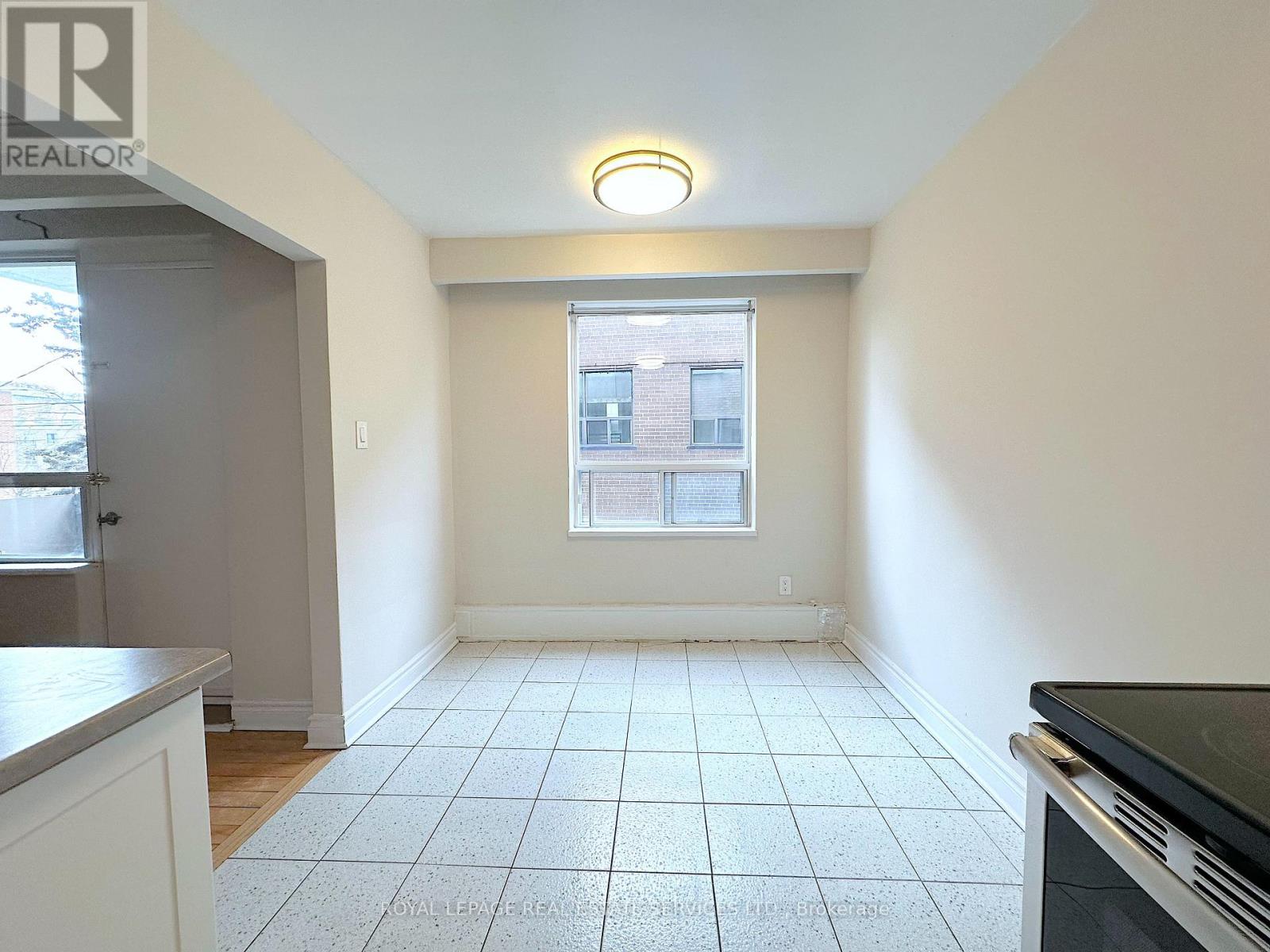 4 - 104 Rajah Street, Toronto, Ontario  M6A 2J3 - Photo 7 - C12647508