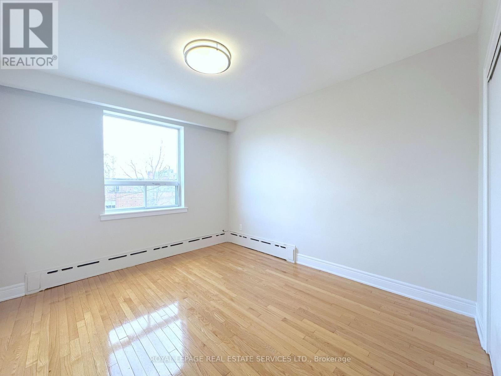 8 - 104 Rajah Street, Toronto, Ontario  M6A 2J3 - Photo 11 - C12647510