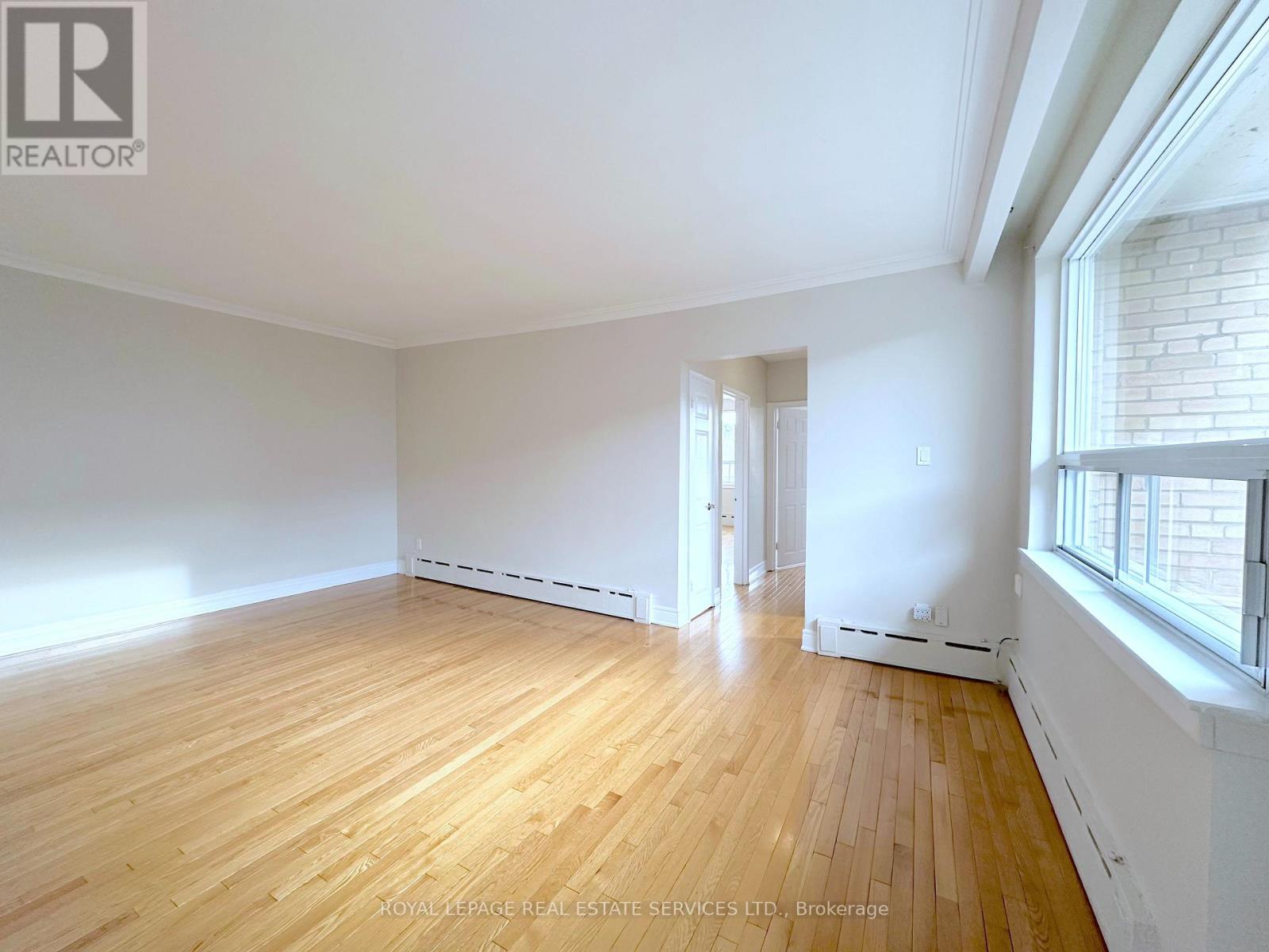 8 - 104 Rajah Street, Toronto, Ontario  M6A 2J3 - Photo 3 - C12647510