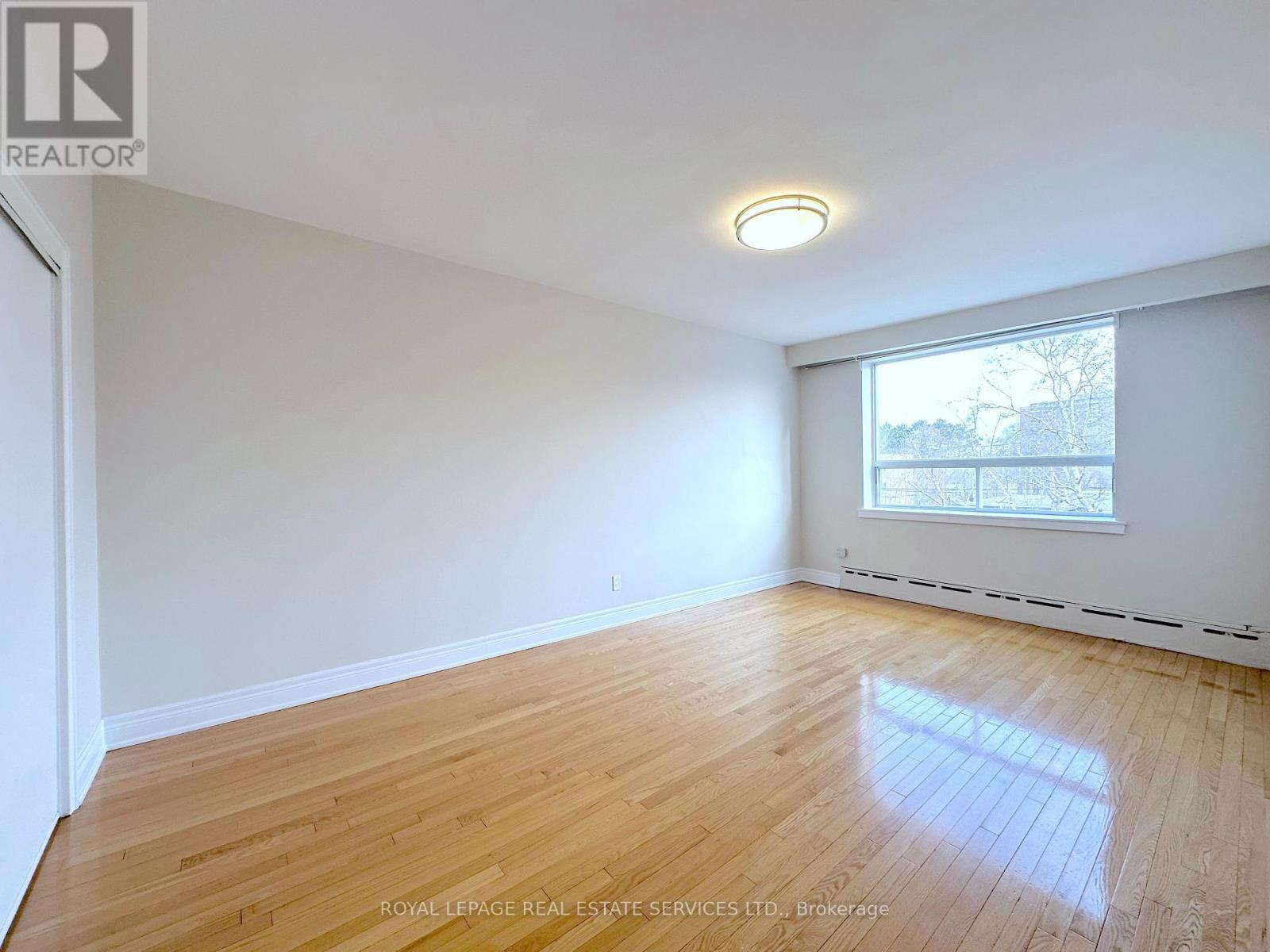 8 - 104 Rajah Street, Toronto, Ontario  M6A 2J3 - Photo 9 - C12647510