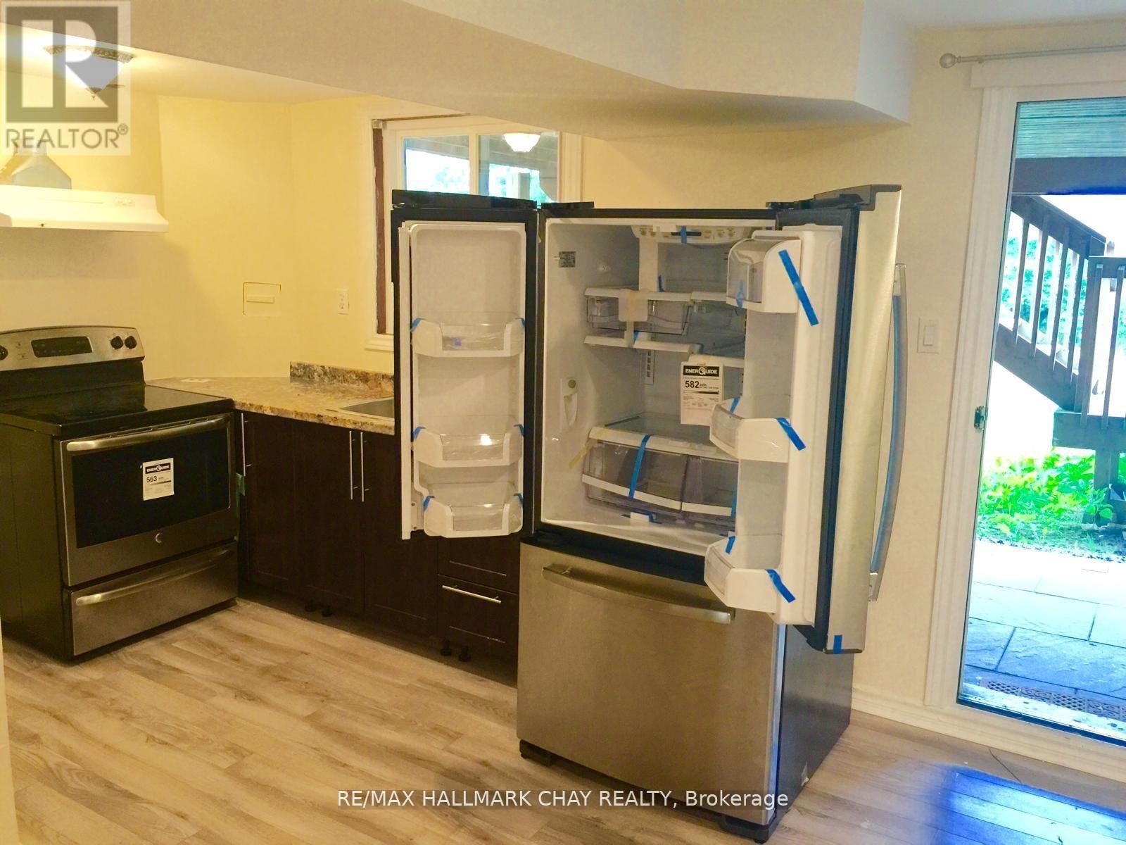 85 October Lane, Aurora, Ontario  L4G 7A1 - Photo 2 - N12647482