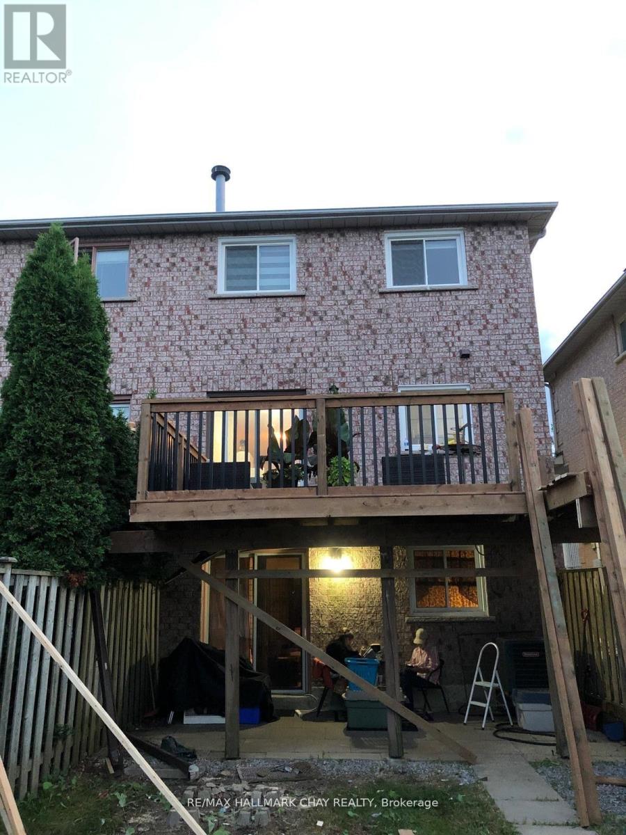 85 October Lane, Aurora, Ontario  L4G 7A1 - Photo 8 - N12647482