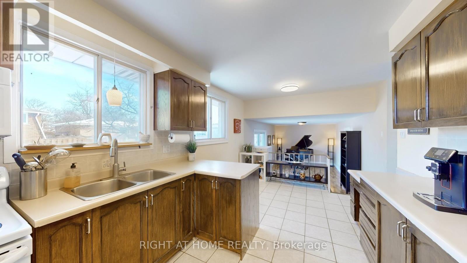 203 Manitoba Street, Whitchurch-Stouffville, Ontario  L4A 4Y4 - Photo 12 - N12647484