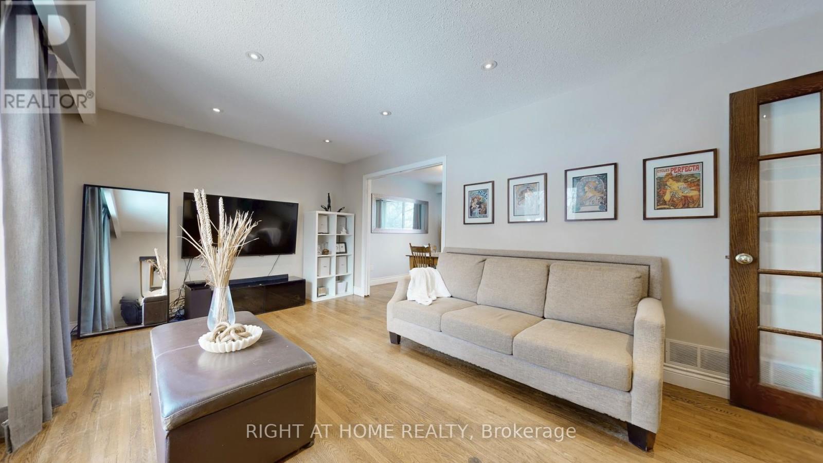 203 Manitoba Street, Whitchurch-Stouffville, Ontario  L4A 4Y4 - Photo 5 - N12647484