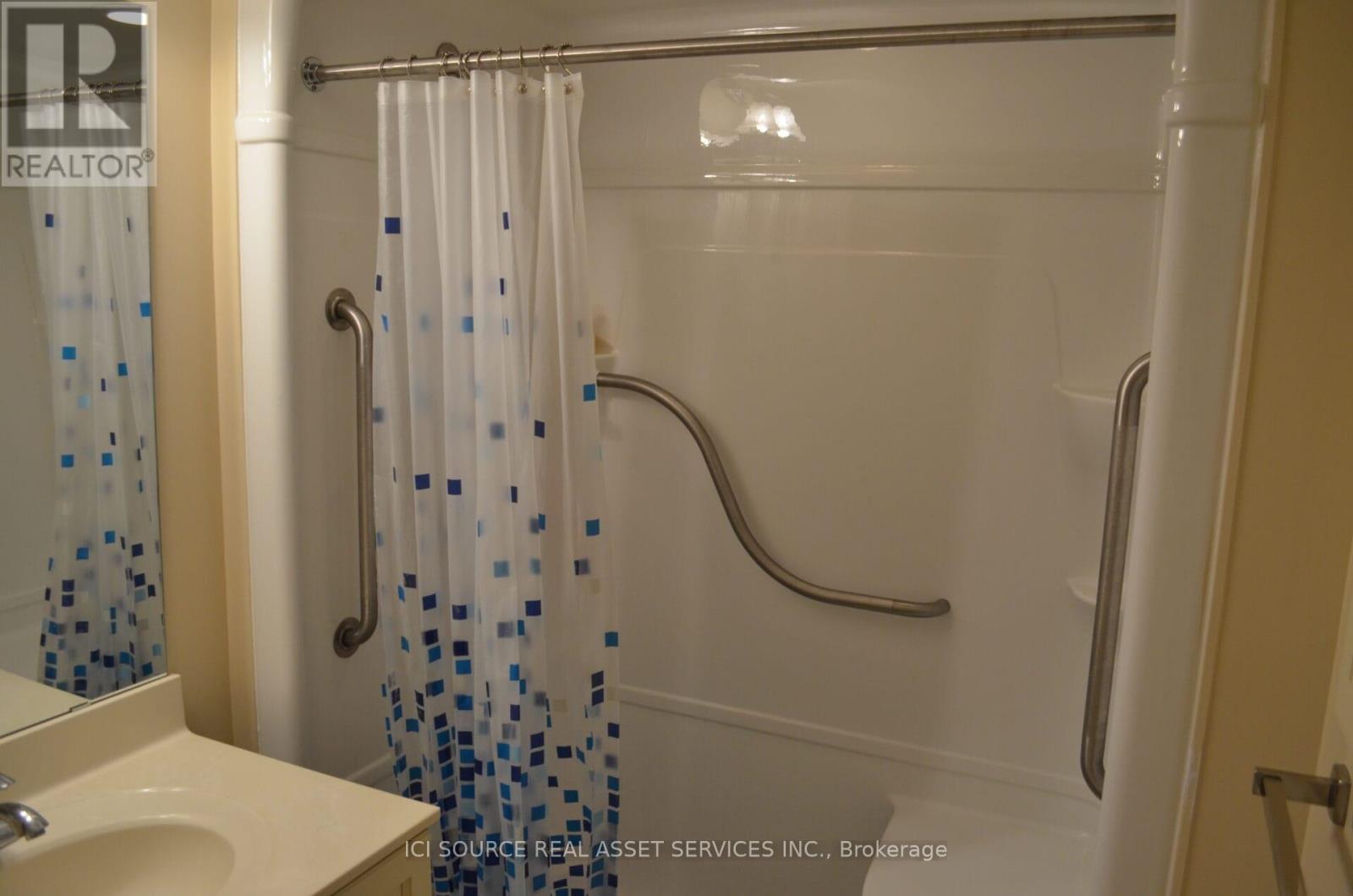 203 - 830 Scollard Court, Mississauga, Ontario  L5V 0A2 - Photo 11 - W12647476