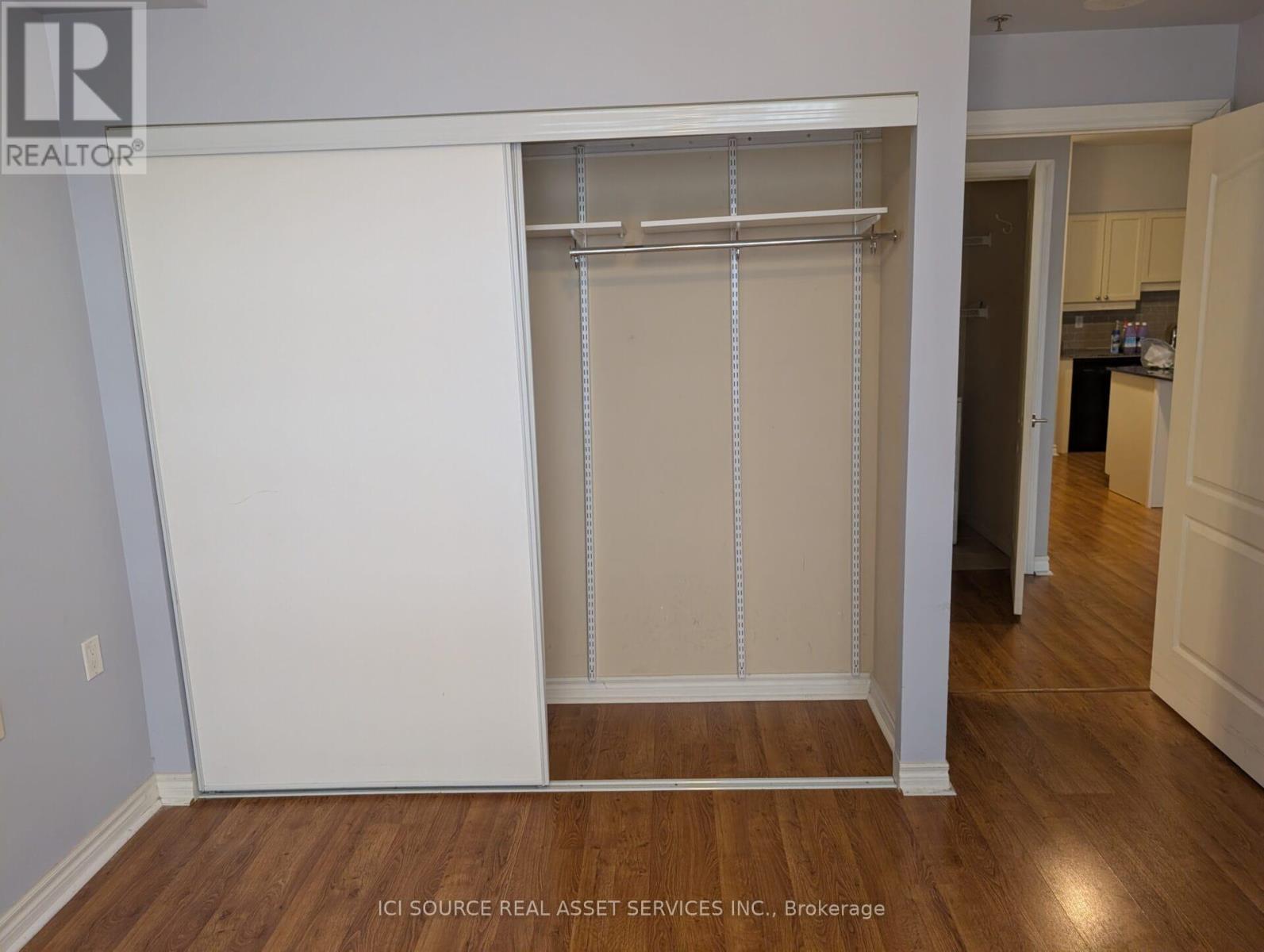 203 - 830 Scollard Court, Mississauga, Ontario  L5V 0A2 - Photo 7 - W12647476