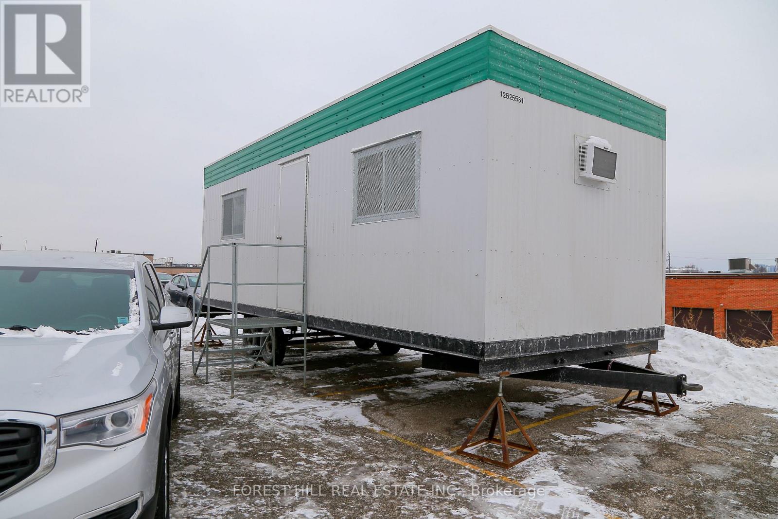 B - 1113 Finch Avenue W, Toronto, Ontario  M3J 2P7 - Photo 11 - W12646264