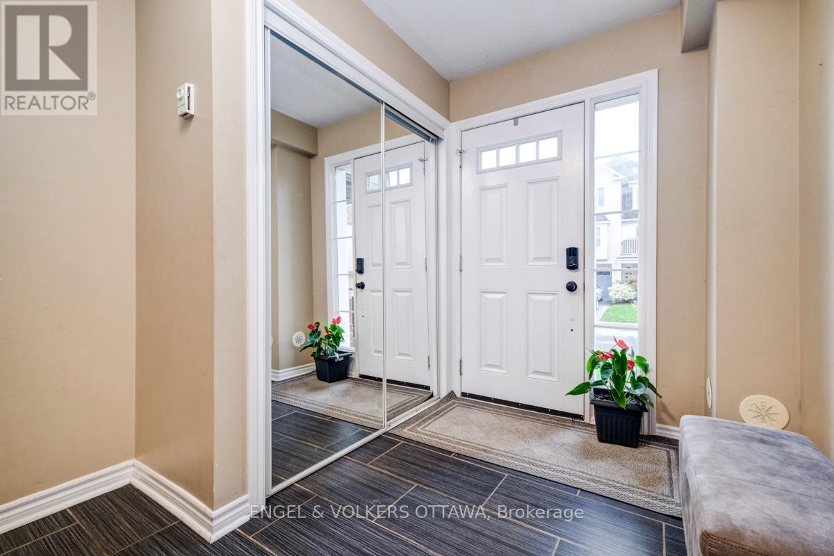 2604 Baynes Sound Way, Ottawa, Ontario  K2J 0X1 - Photo 4 - X12647524