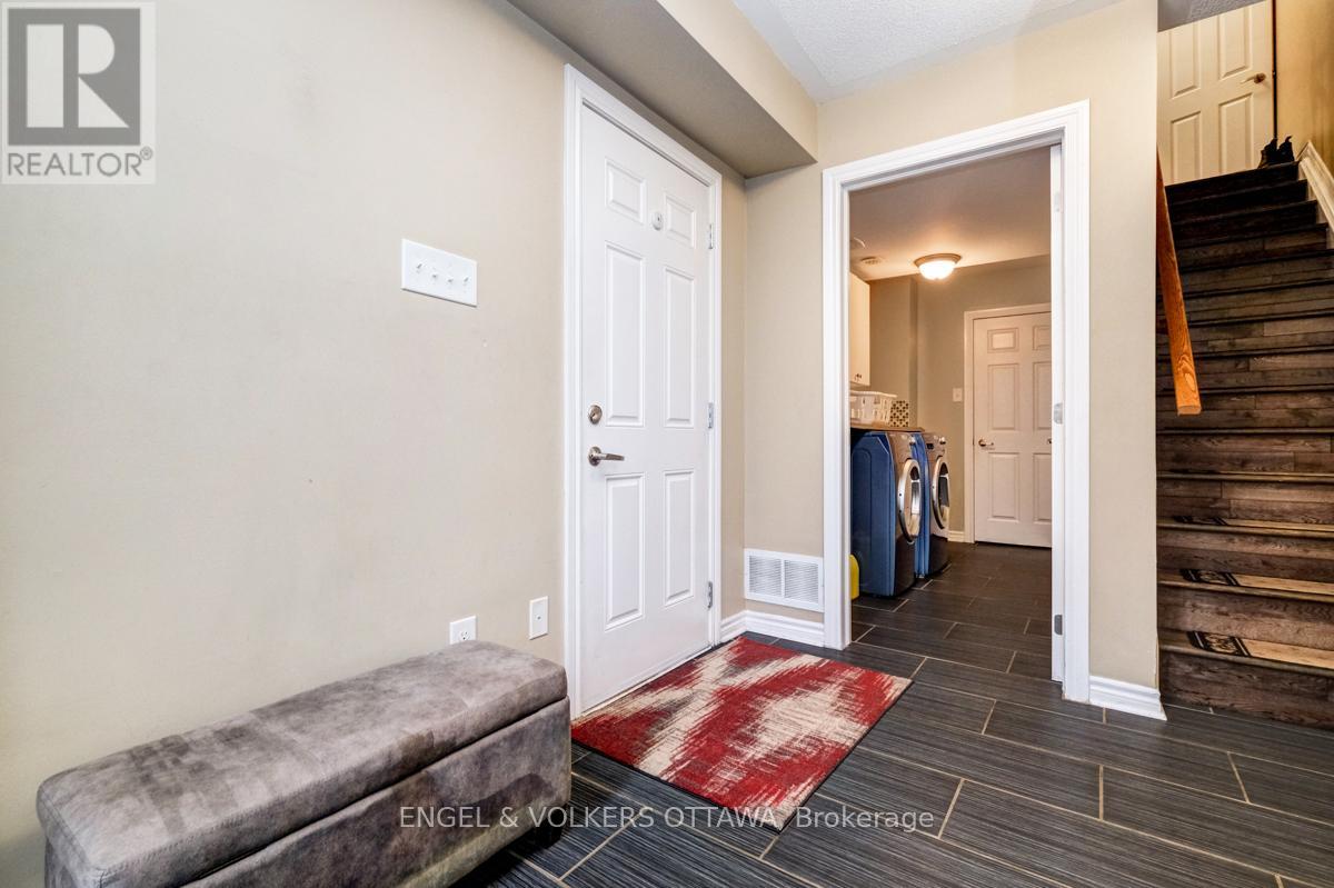 2604 Baynes Sound Way, Ottawa, Ontario  K2J 0X1 - Photo 5 - X12647524