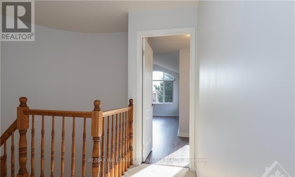 104 Thornbury Crescent, Ottawa, Ontario  K2G 6C3 - Photo 13 - X12647546