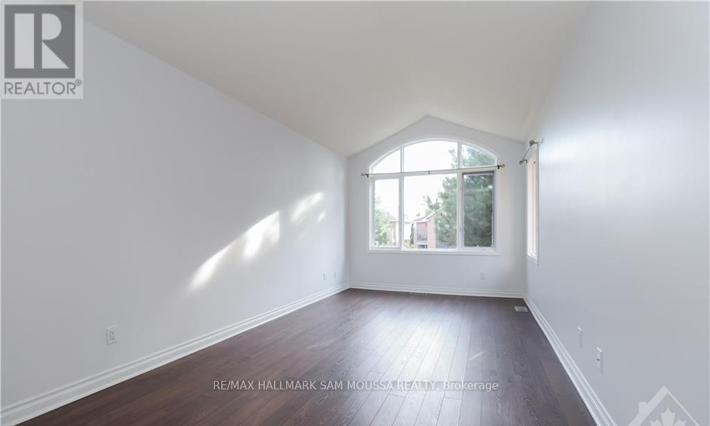 104 Thornbury Crescent, Ottawa, Ontario  K2G 6C3 - Photo 14 - X12647546