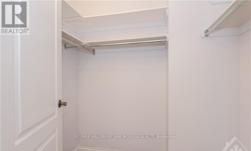 104 Thornbury Crescent, Ottawa, Ontario  K2G 6C3 - Photo 17 - X12647546