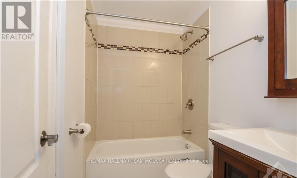 104 Thornbury Crescent, Ottawa, Ontario  K2G 6C3 - Photo 23 - X12647546