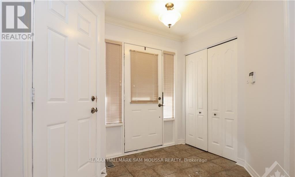 104 Thornbury Crescent, Ottawa, Ontario  K2G 6C3 - Photo 3 - X12647546